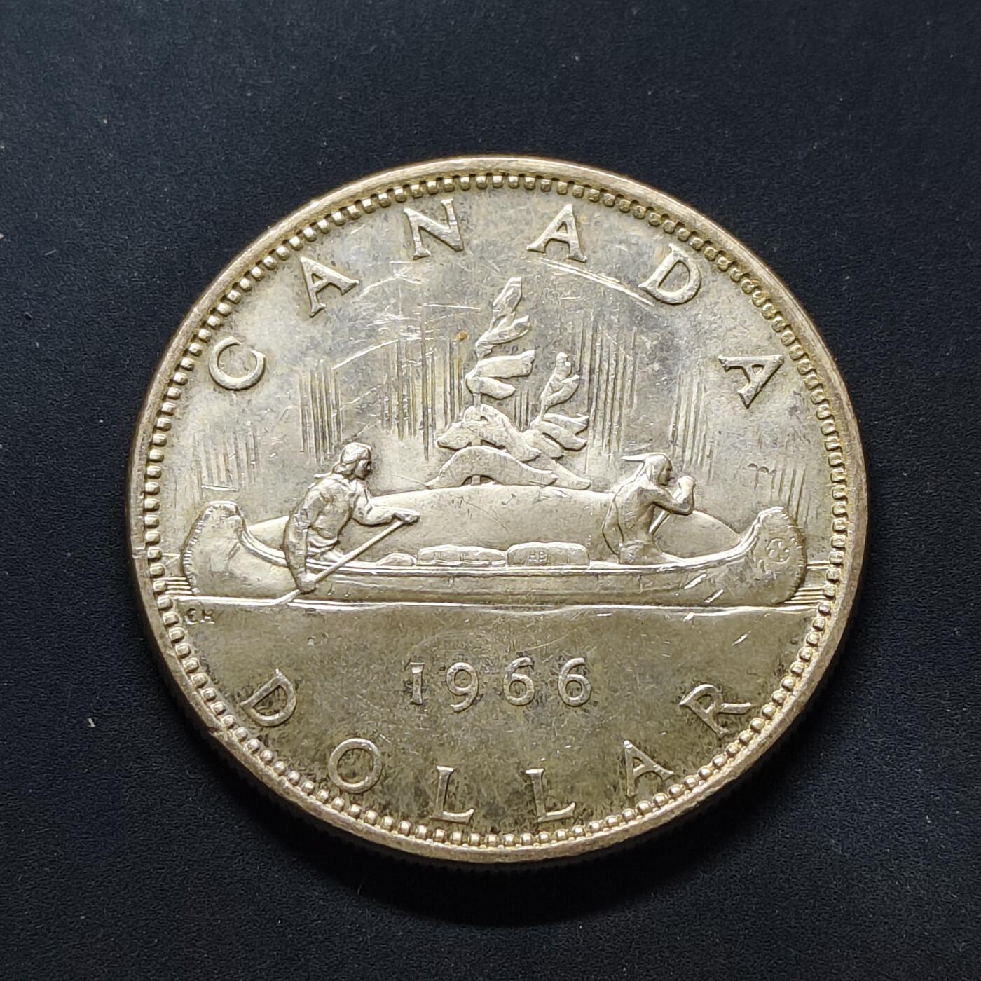 【全场包邮】纯粹捡漏拍503场 加拿大1966年女王1元银币【36毫米23.33克80%】