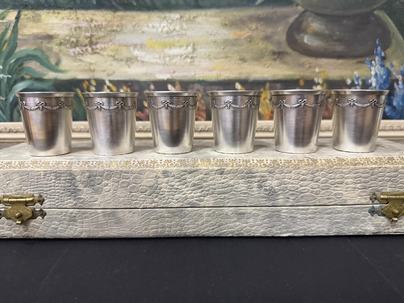 海外回流春节精品专场（一） 法国回流19世纪银质酒杯一套（高：4cm，高3.6cm，合计62.9g，有底款）