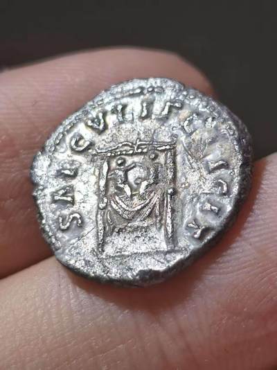 珍罕题材！罗马帝国 公元161-164年打制 小福斯蒂娜（奥勒留妻子）第纳尔银币 背面题材是宝座上的两个婴孩（后来的皇帝康茂德就在其中）非常有意义的罕见题材