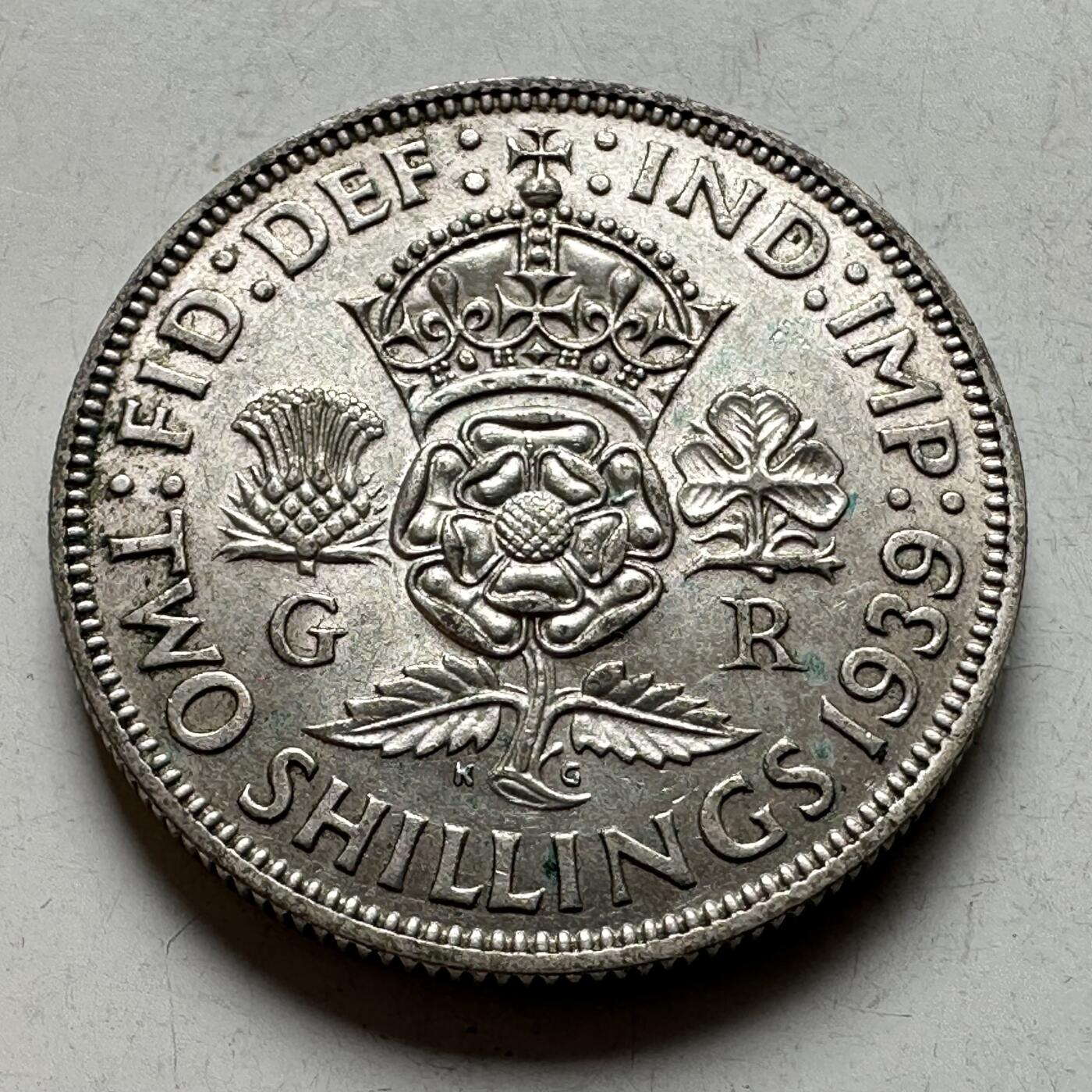 🌹外币初藏🌹🐯2026年第19场 快递已停，正月十五后再发 英国1939年二先令银币 11.3克50%银 原光好品