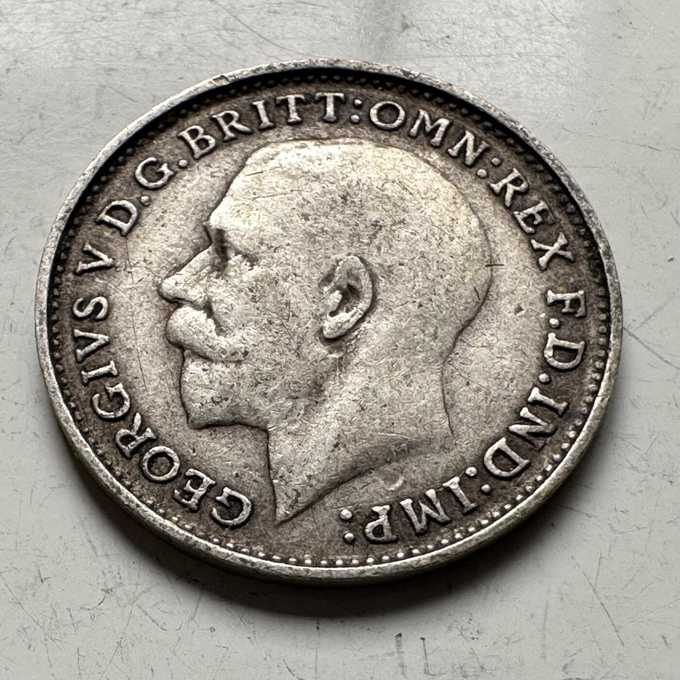 🌹外币初藏🌹🐯2026年第19场 快递已停，正月十五后再发 英国1920年三便士银币 1.41克50%银 c