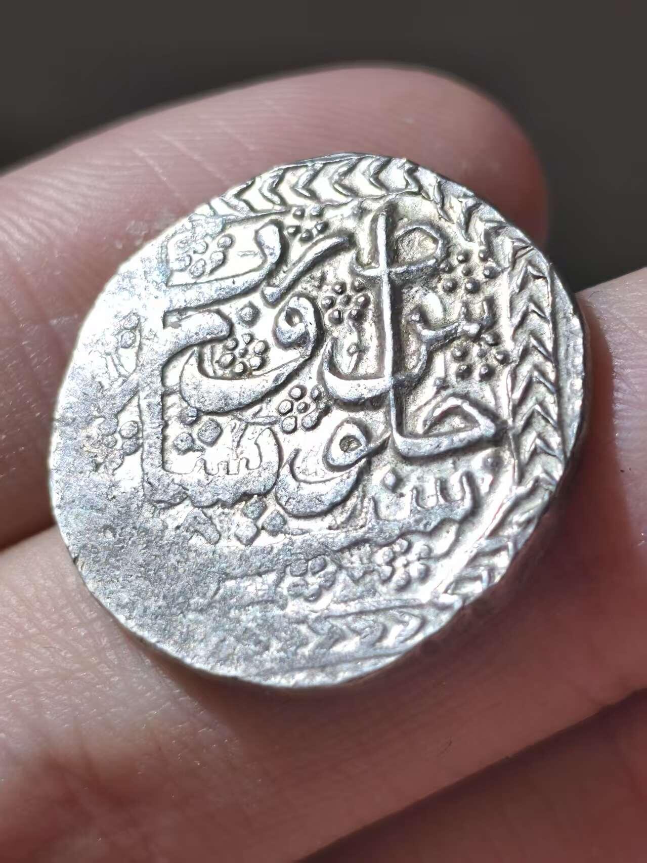 星盘世界钱币二月二十一日初五 世界古典币春节精品大拍 祝各位藏友马年大吉-新年新气象！ 极品！阿富汗杜兰尼王朝大银币，马穆德沙·杜兰尼，未流通品相，彩色包浆非常漂亮，精美,基本上是打制工艺的巅峰了