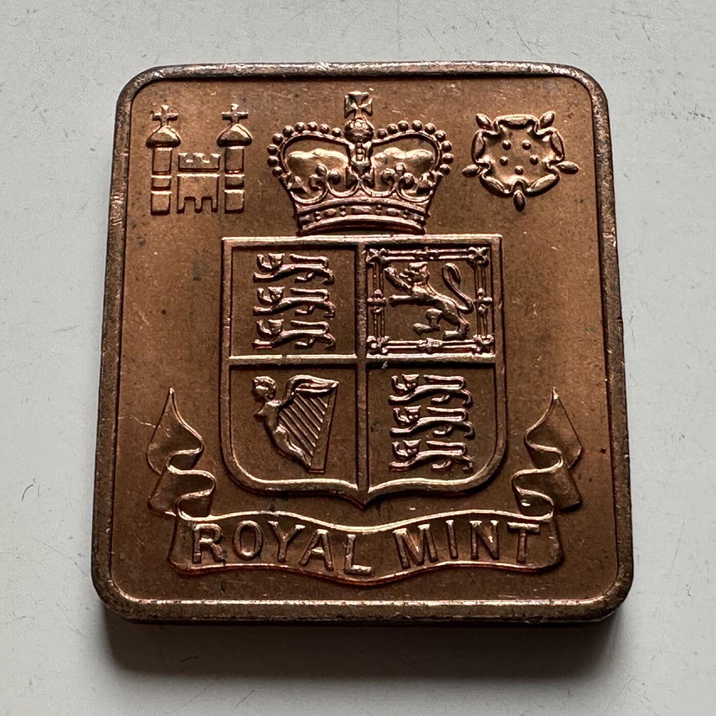 🌹外币初藏🌹🐯2026年第19场 快递已停，正月十五后再发 英国1973年皇家造币厂套币年章