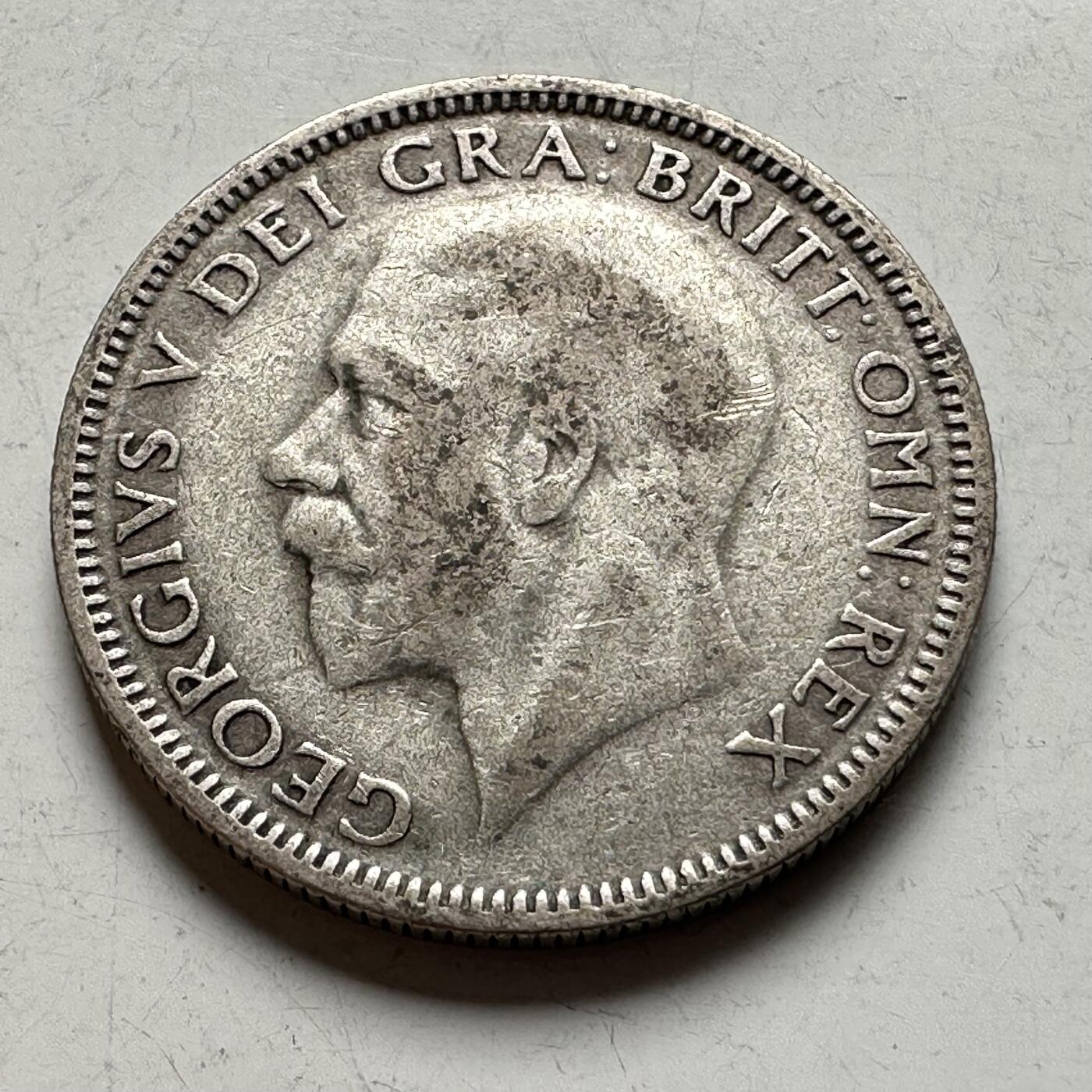 🌹外币初藏🌹🐯2026年第19场 快递已停，正月十五后再发 英国1935年一先令银币 5.6克50%银