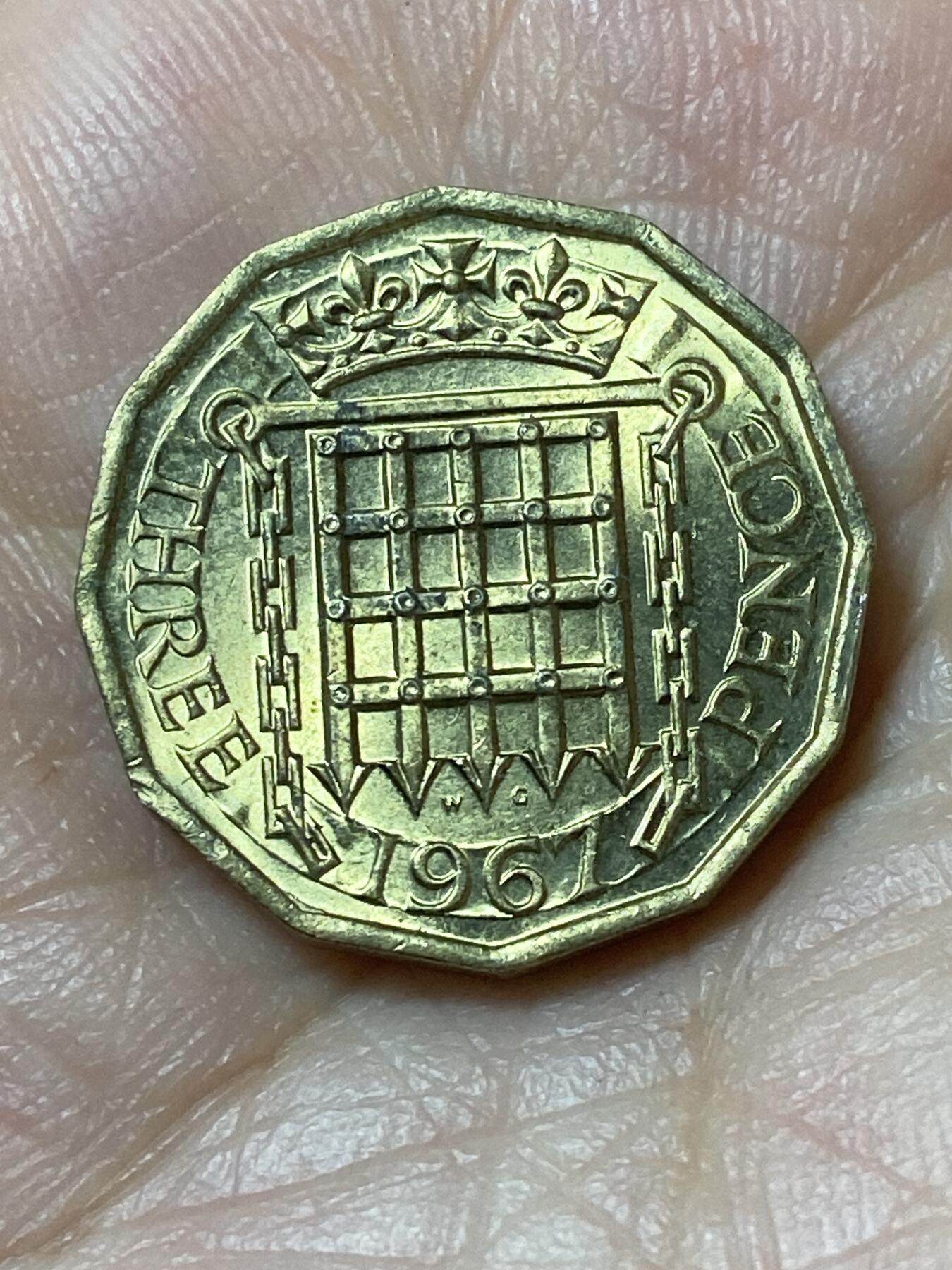 2026年第二十三场(总第一百九十二场）外国好品散币场(年后发货) 英国🇬🇧1967年3便士(伊丽莎白二世青年桂冠第二版，普制币关门年)