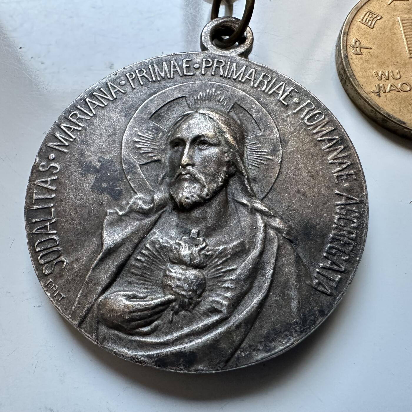 🌹外币初藏🌹🐯2026年第19场 快递已停，正月十五后再发  梵蒂冈制式高浮雕耶稣圣心圣母双面古董圣牌 32.3毫米