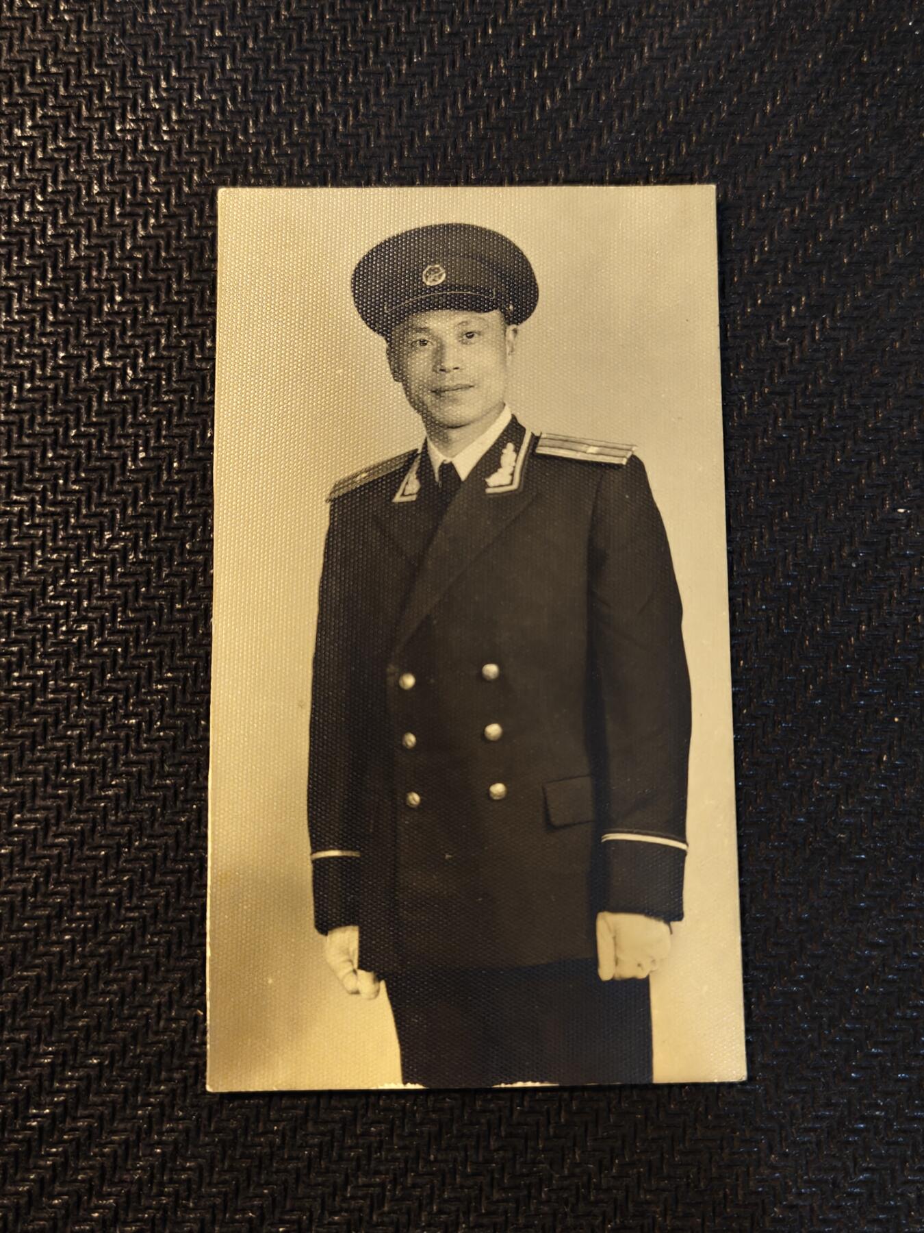 （450件拍品！制服徽章盛宴）罗岚⭐爱藏⭐年前甄选大拍场-店主清仓处理-分享拍场额外现金红包（实体经营） 南京军区后勤部开国校官王凤礼服照片，品相完好，原主人百度可查