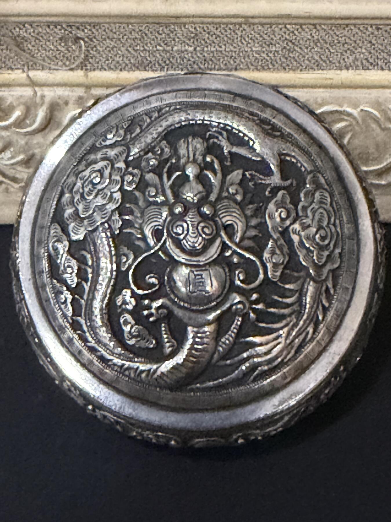 海外回流春节精品专场（一） 法国回流清代纯银龙纹圆盒（直径：7.3cm，高3.6cm，重83.9g，无款）