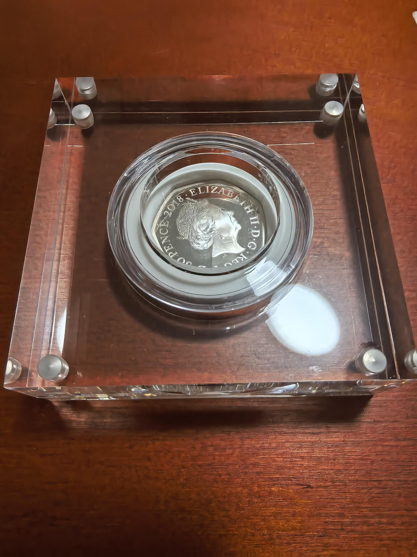 长老汇蛇年精选第一百场拍卖  2018英国彼得兔系列彼得兔50便士精制彩色银币，原盒证