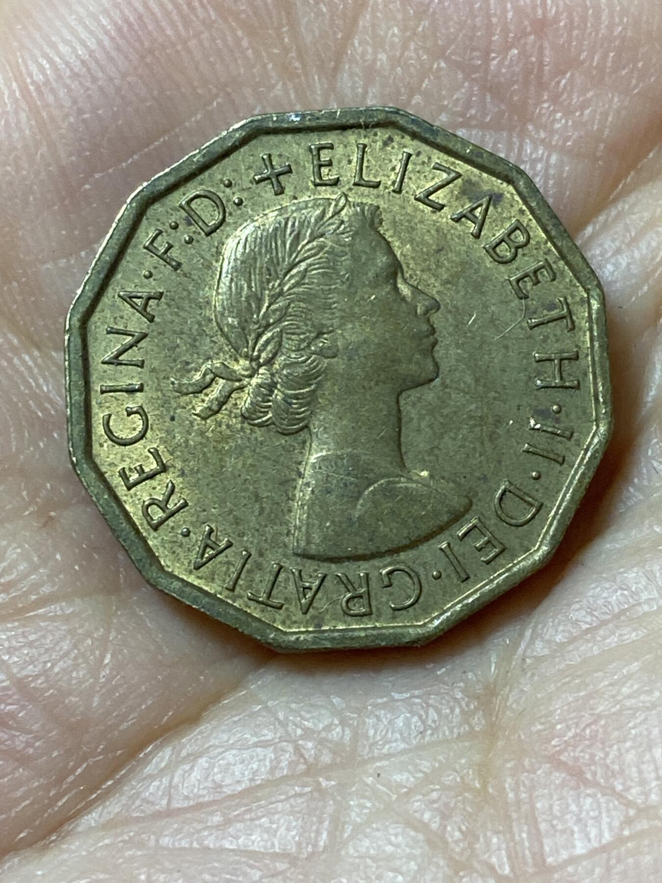 2026年第二十三场(总第一百九十二场）外国好品散币场(年后发货) 英国🇬🇧1967年3便士(伊丽莎白二世青年桂冠第二版，普制币关门年)