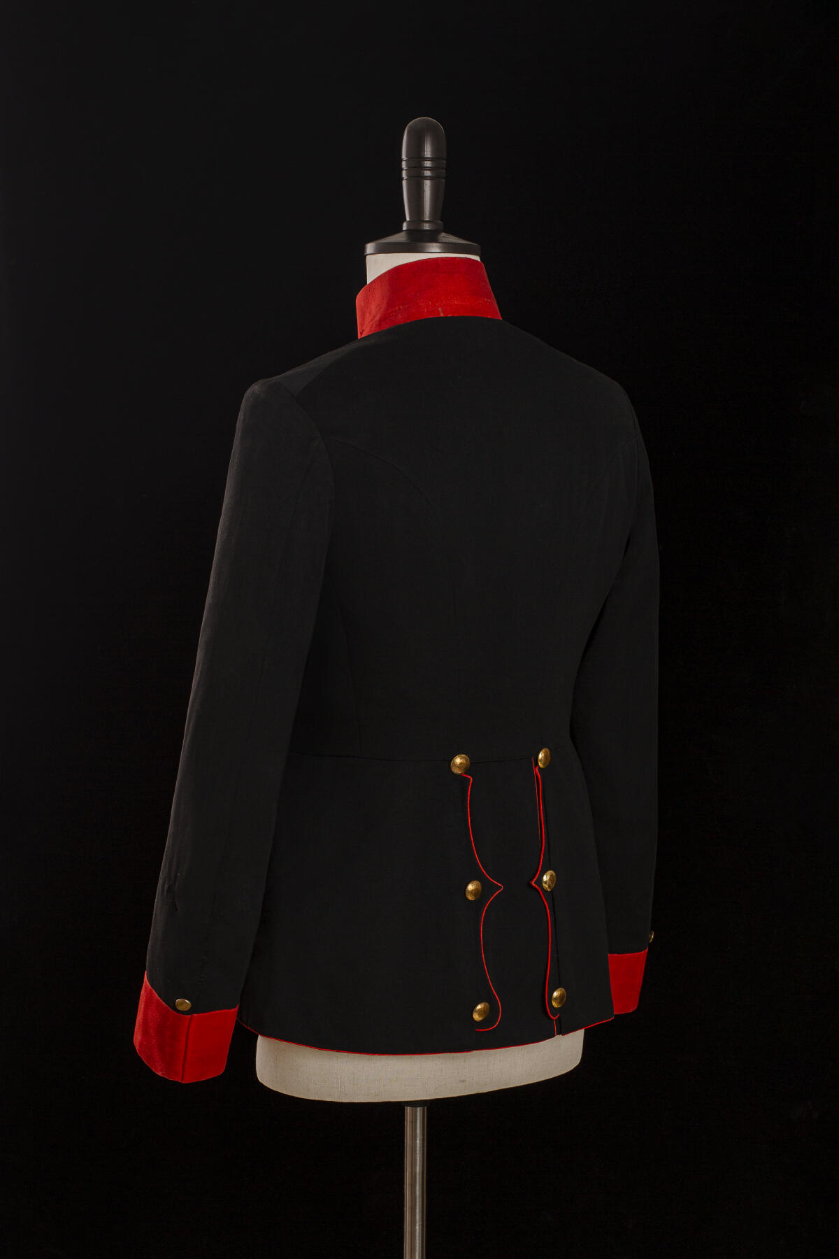 欢庆春节！戎马世界章牌大赏第112期春节大拍  德专场 奥匈帝国（k.u.k.）审计官中尉军服