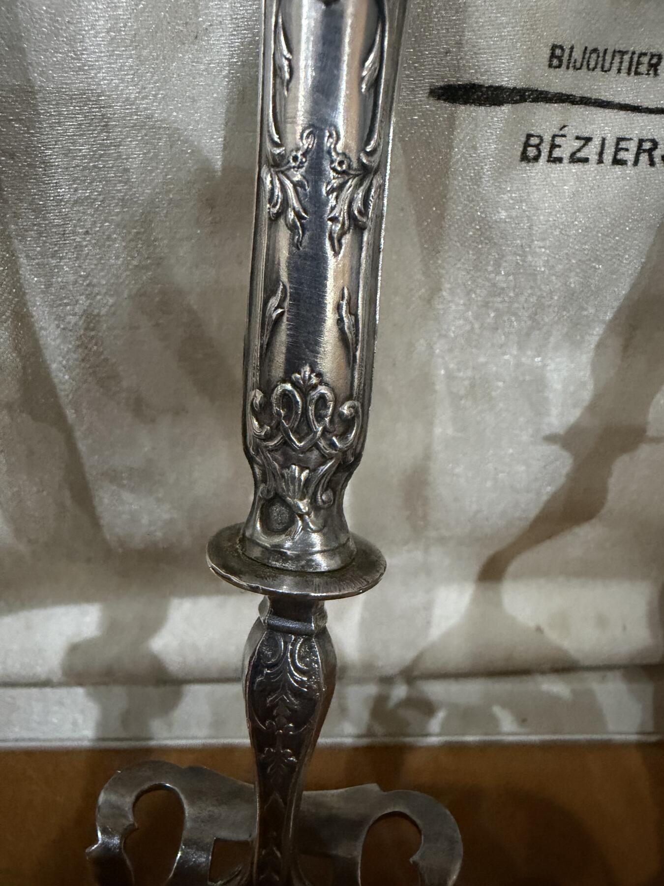 海外回流春节精品专场（一） 法国回流19世纪纯银餐具一套（左起尺寸：16.7cm，16cm，16.7cm，18cm，重：126.2g，有银标）