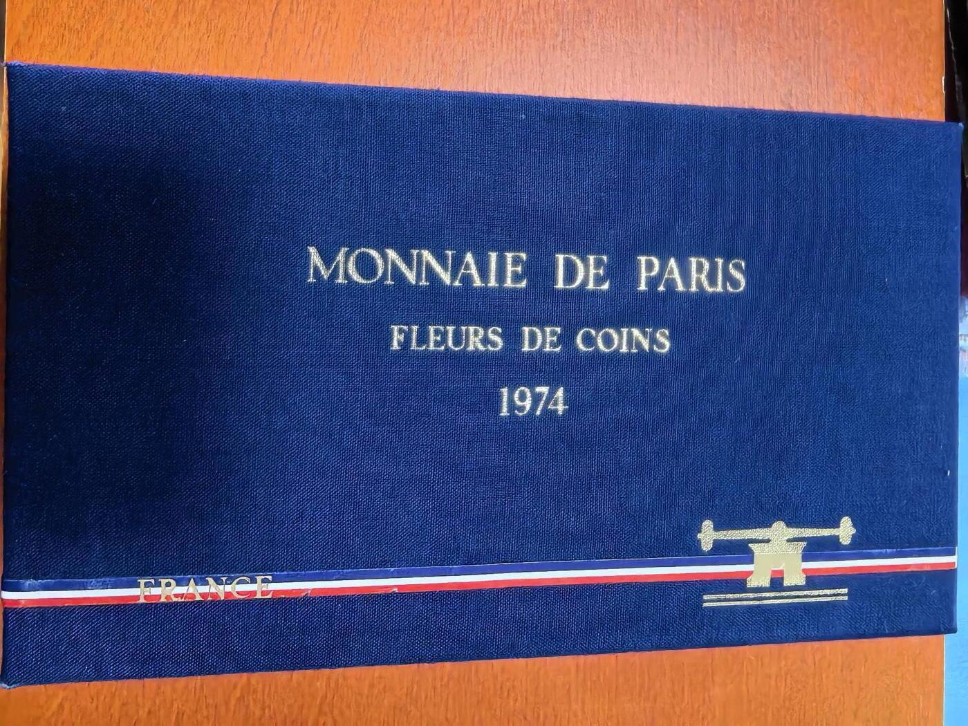 长老汇蛇年精选第一百场拍卖 1974法国9枚套币FDC，含50法郎大力神大银币1枚，30克900银，盒证全