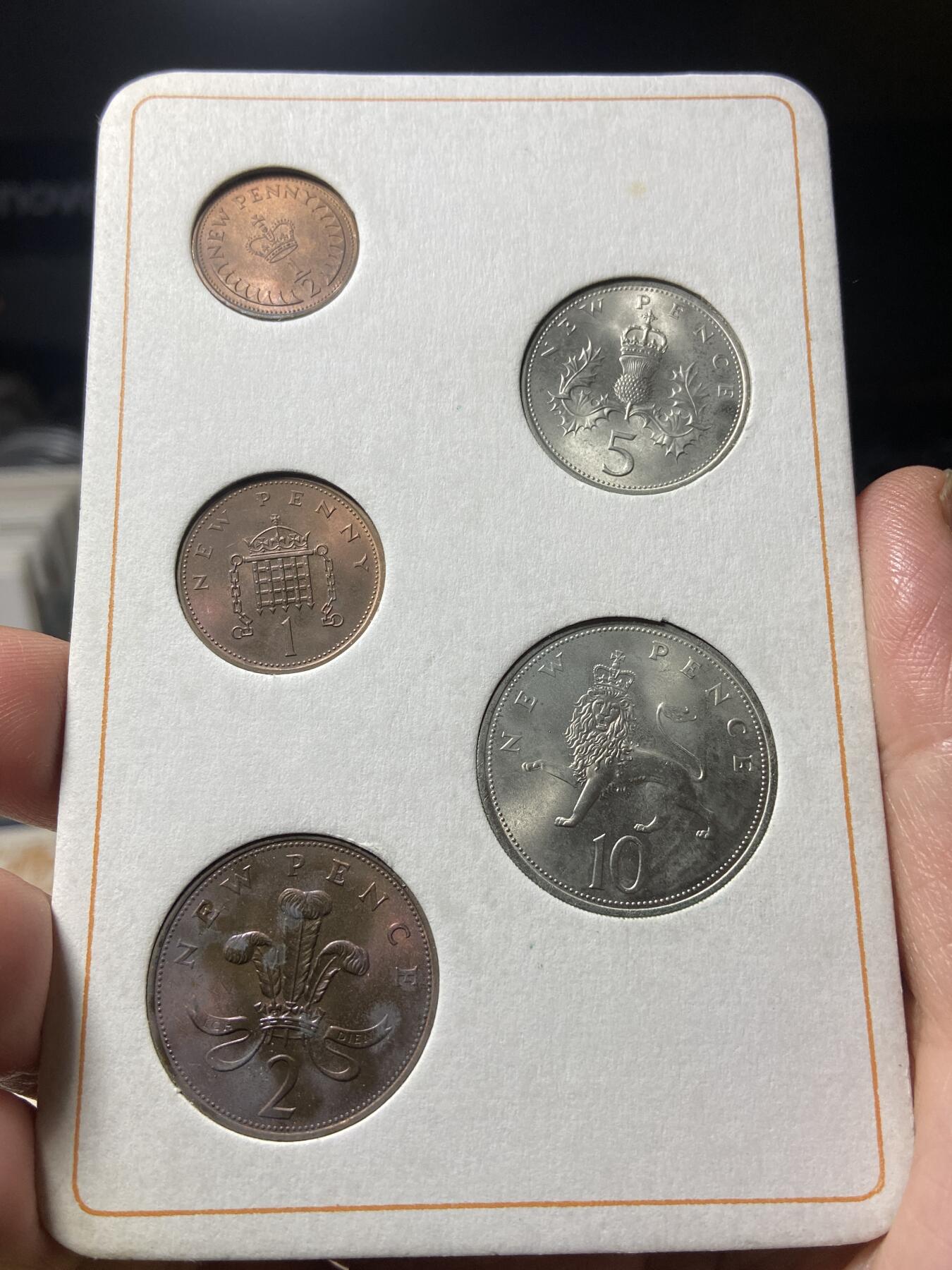 2026年第二十三场(总第一百九十二场）外国好品散币场(年后发货) 英国🇬🇧十进制第一版首发年原册套币5枚