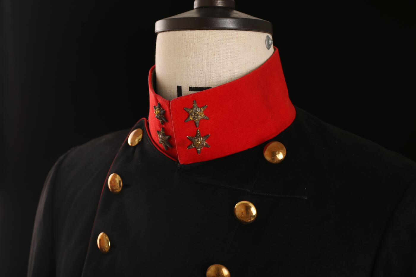 欢庆春节！戎马世界章牌大赏第112期春节大拍  德专场 奥匈帝国（k.u.k.）审计官中尉军服