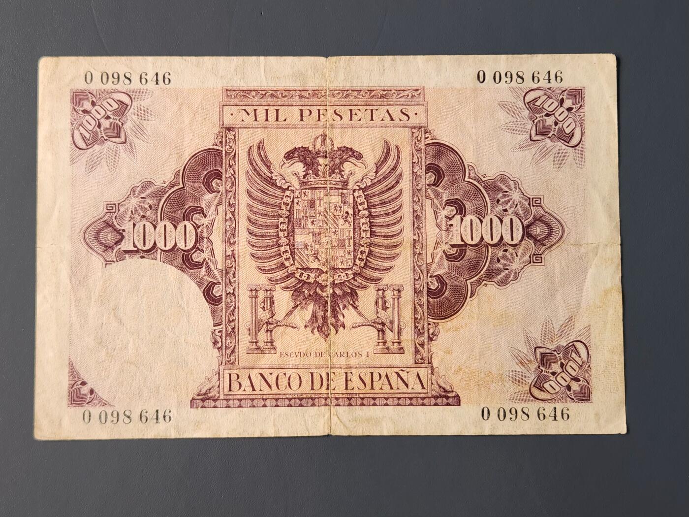 2月11号晚上8点 外国纸币自动截拍第24场 西班牙 1000比塞塔 1940年  极美品原票