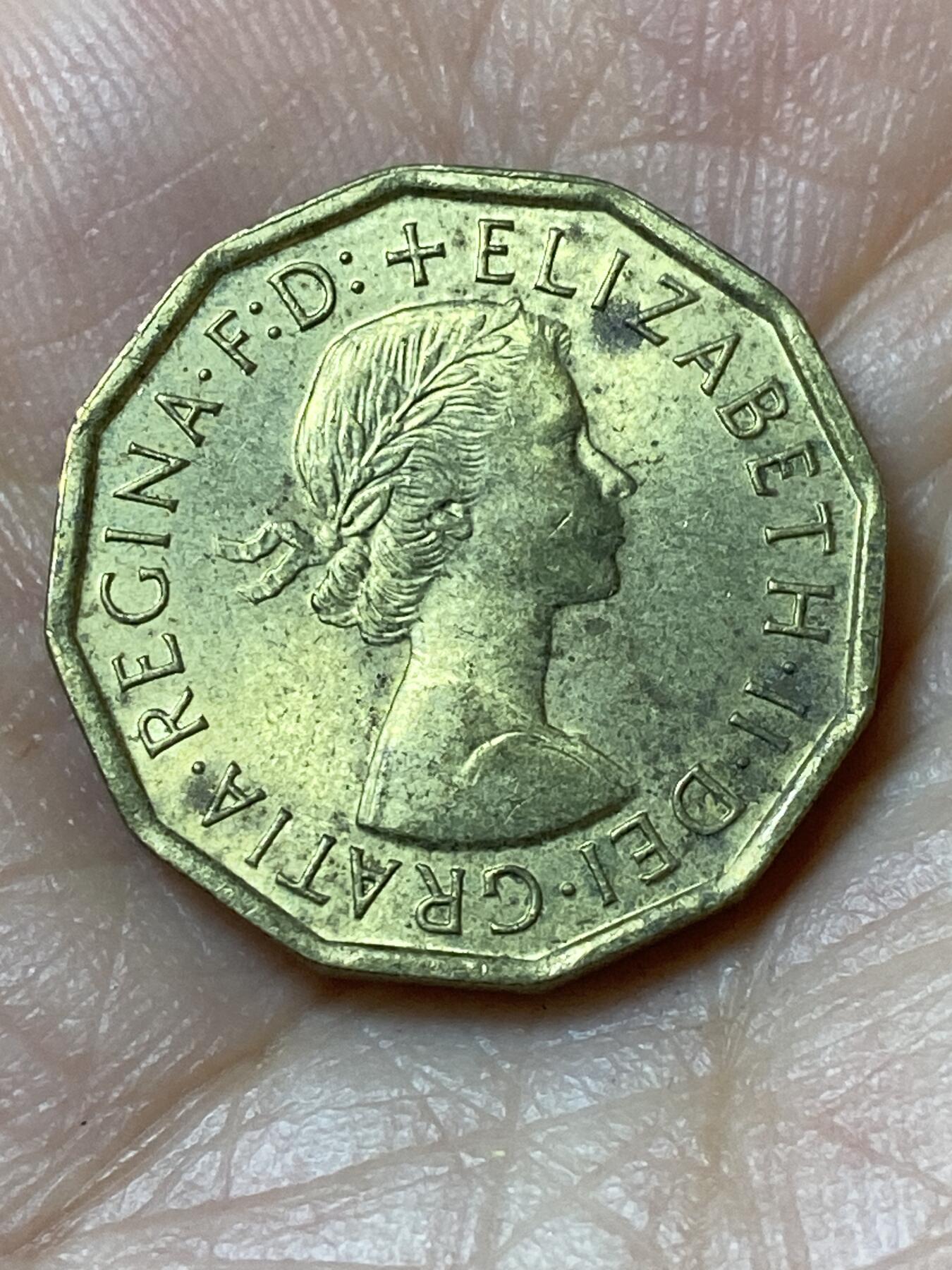 2026年第二十三场(总第一百九十二场）外国好品散币场(年后发货) 英国🇬🇧1967年3便士(伊丽莎白二世青年桂冠第二版，普制币关门年)