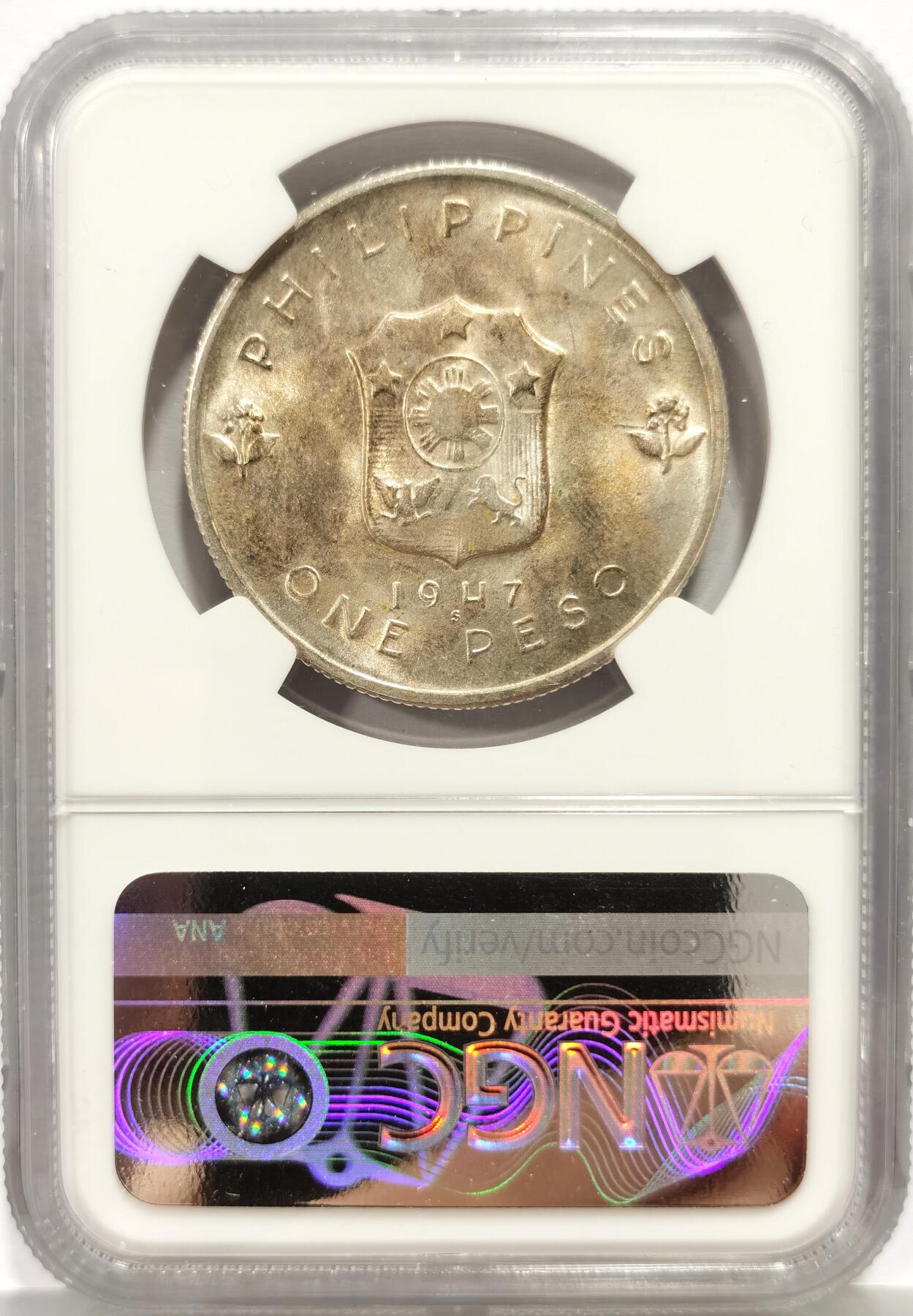 博洋堂蛇年收官专场暨第161期（全场包邮） NGC MS64 菲律宾1947年麦克阿瑟将军一比索大银币，带漂亮淡彩，转光好品。