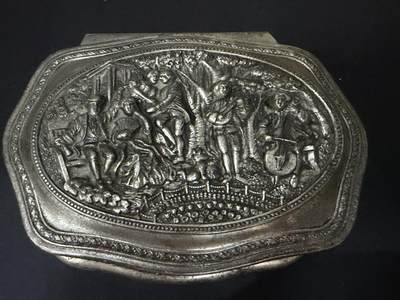 海外回流春节精品专场（一） - 法国回流20世纪人物题材包银首饰盒（13cmX9.3cmX5.7cm，412.2g，无银标）