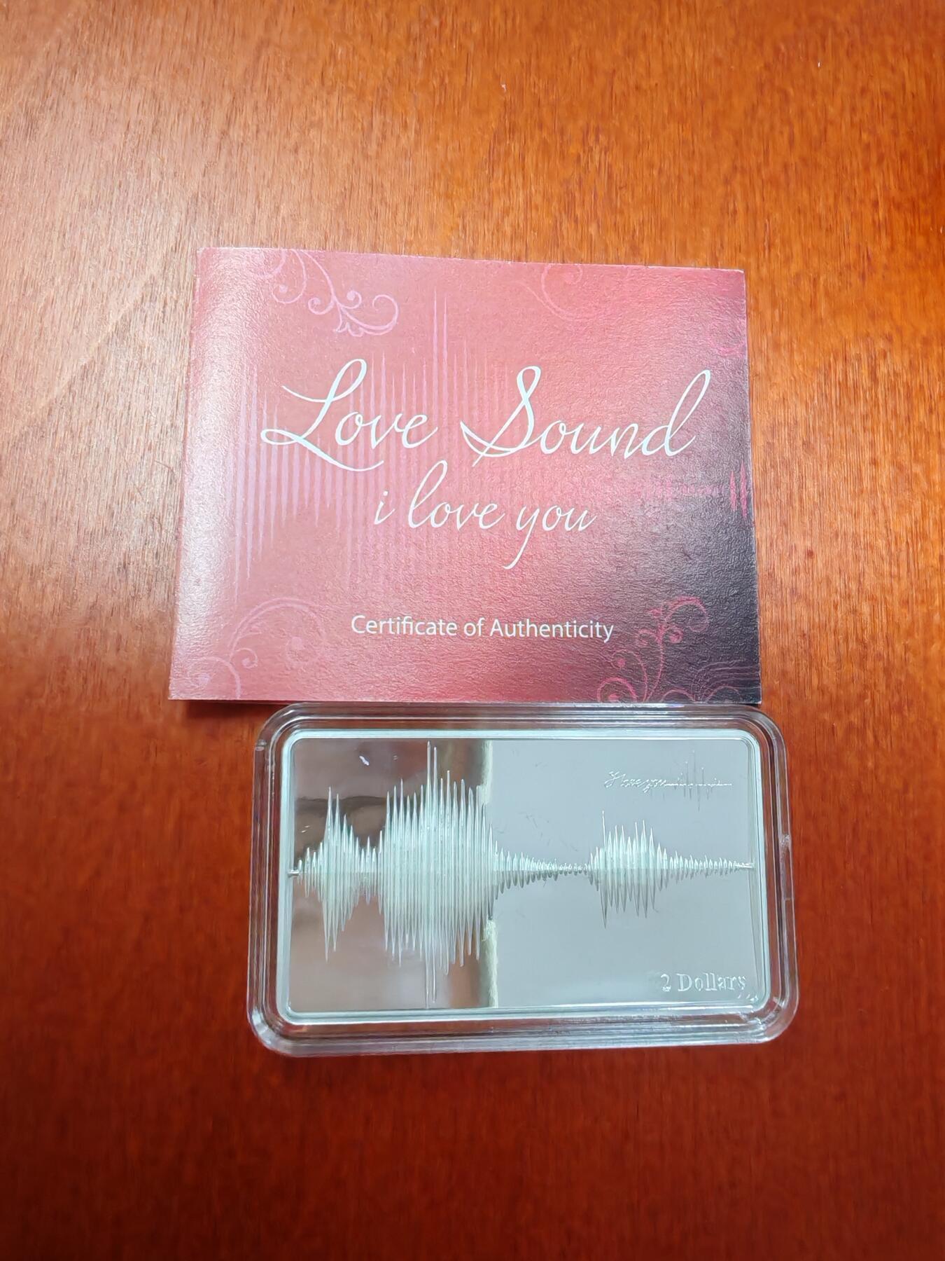 长老汇蛇年精选第一百场拍卖 2018萨摩亚英语“I love you”（我爱你）的声波图2元矩形精制银币，盒证全，钻石型盒子，5000枚