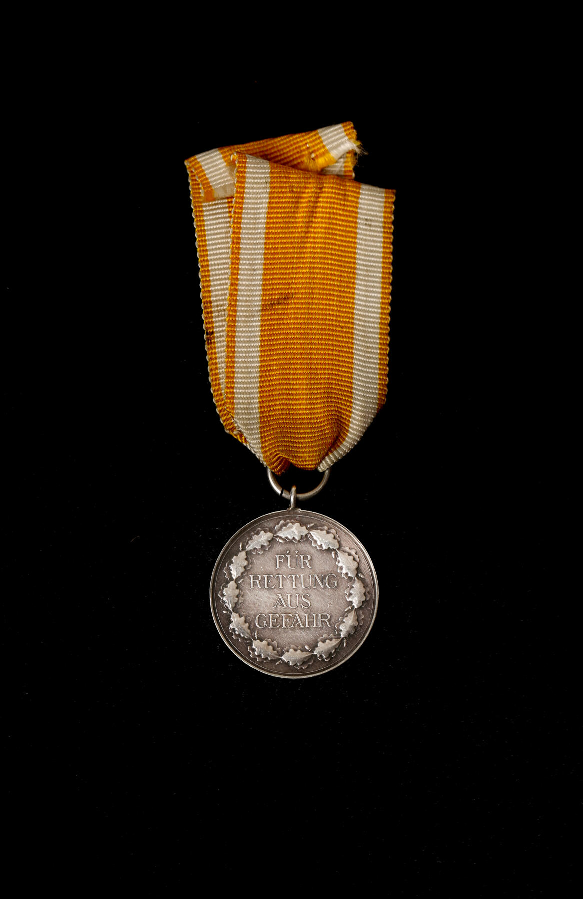 欢庆春节！戎马世界章牌大赏第112期春节大拍  德专场 德三拯救生命奖章 月亮835银标+厂标 这是真的非常非常少见的德三银章子，是真正的战时版而非战后RS的货 ，《希特勒的男孩》同款