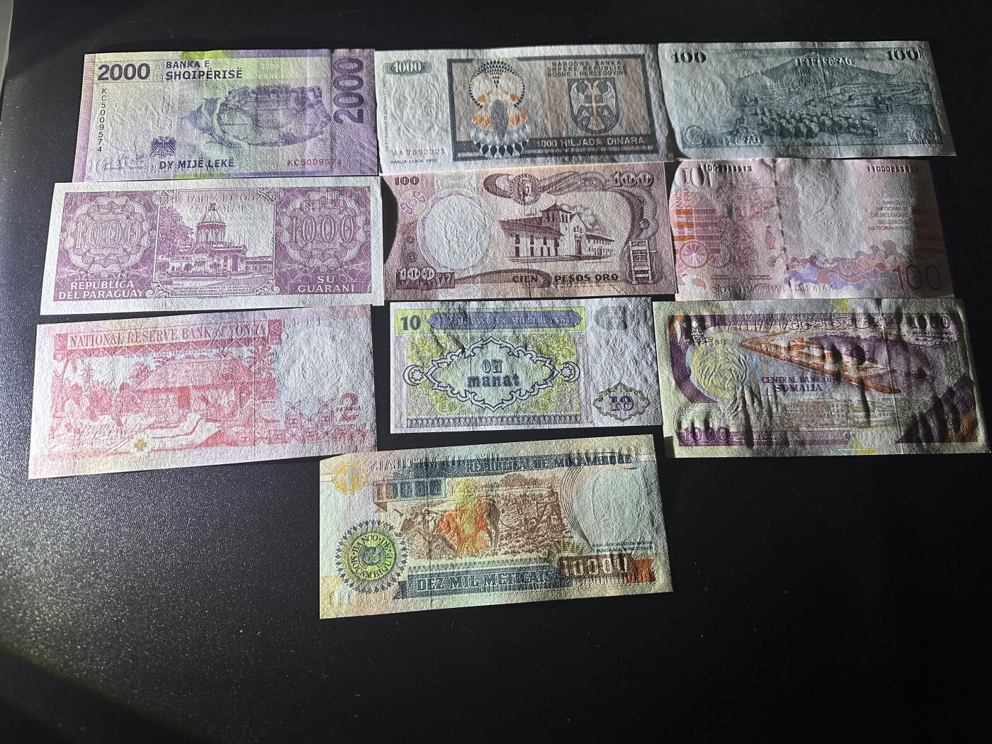 《外钞收藏家》第六百一十期（新年假期场/年后快递恢复正常再发货）（长期征集拍品、欢迎藏友们联系合作）