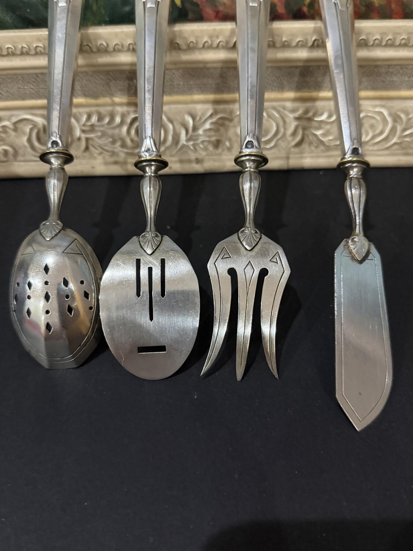 海外回流春节精品专场（一） 法国回流19世纪纯银餐具（尺寸：左起16.7cm，17.2cm，17.2cm，18.7cm，重：139.1g，有银标）