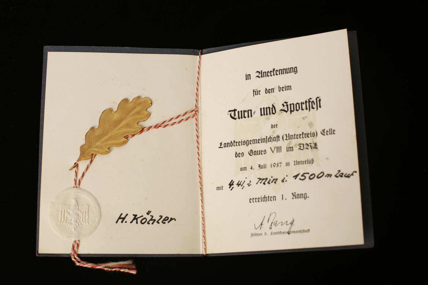 欢庆春节！戎马世界章牌大赏第112期春节大拍  德专场 赫伯特·科勒中士 在德国国家体育徽章协会（DRL）1500米跑第一名证书——1937年7月4日