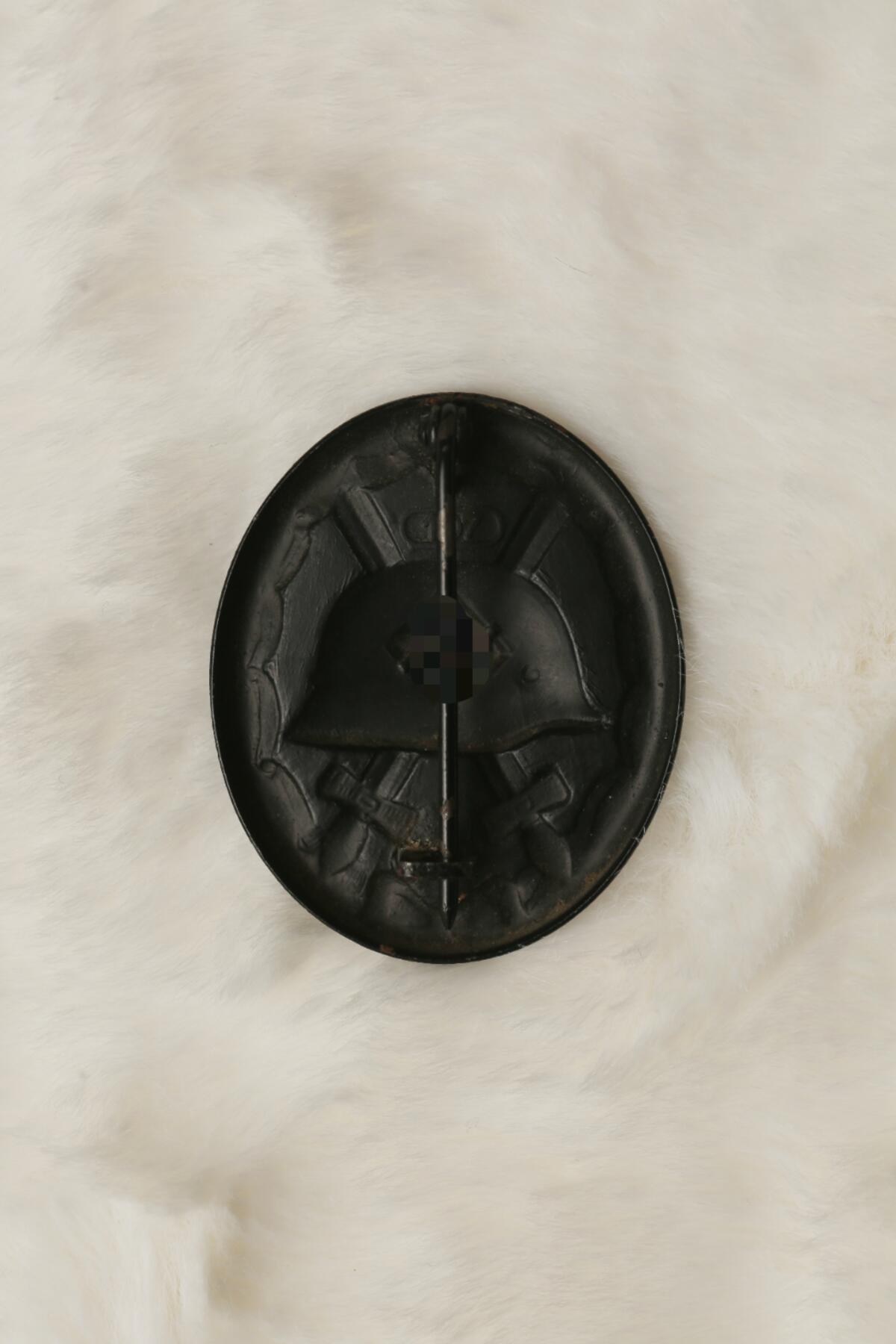 欢庆春节！戎马世界章牌大赏第112期春节大拍  德专场 二战黑色战伤奖章 背107标