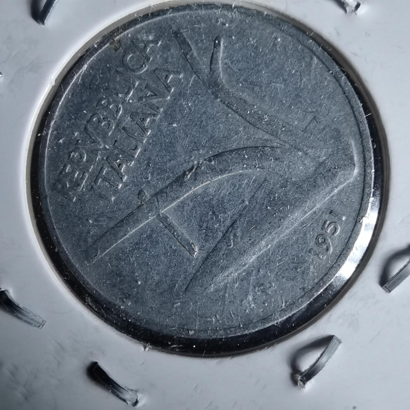 沼泽如烟--第991场 意大利1951年10里拉