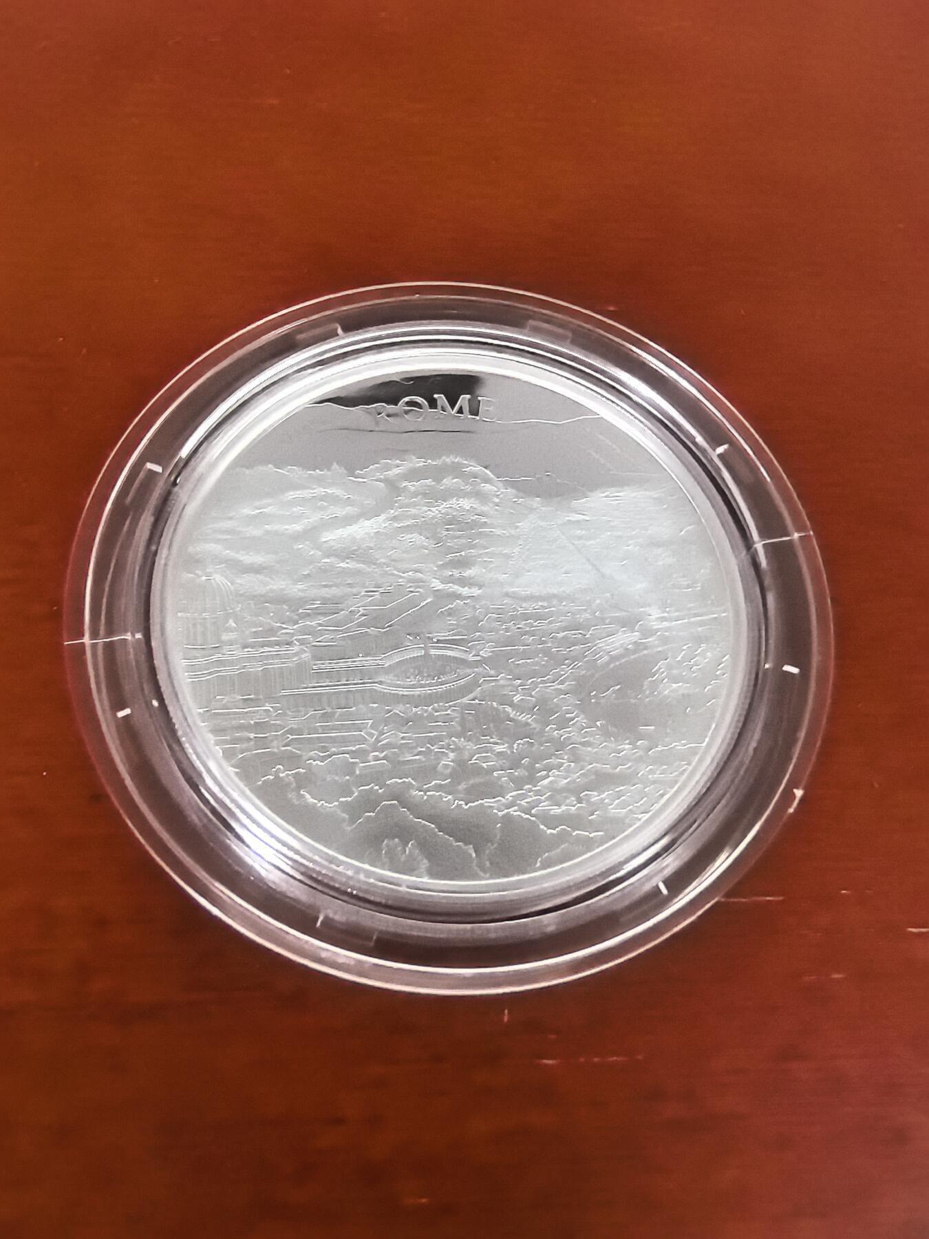 长老汇蛇年精选第一百场拍卖 2022英国罗马城景2英镑精制银币，1盎司999银，盒证全，2000枚