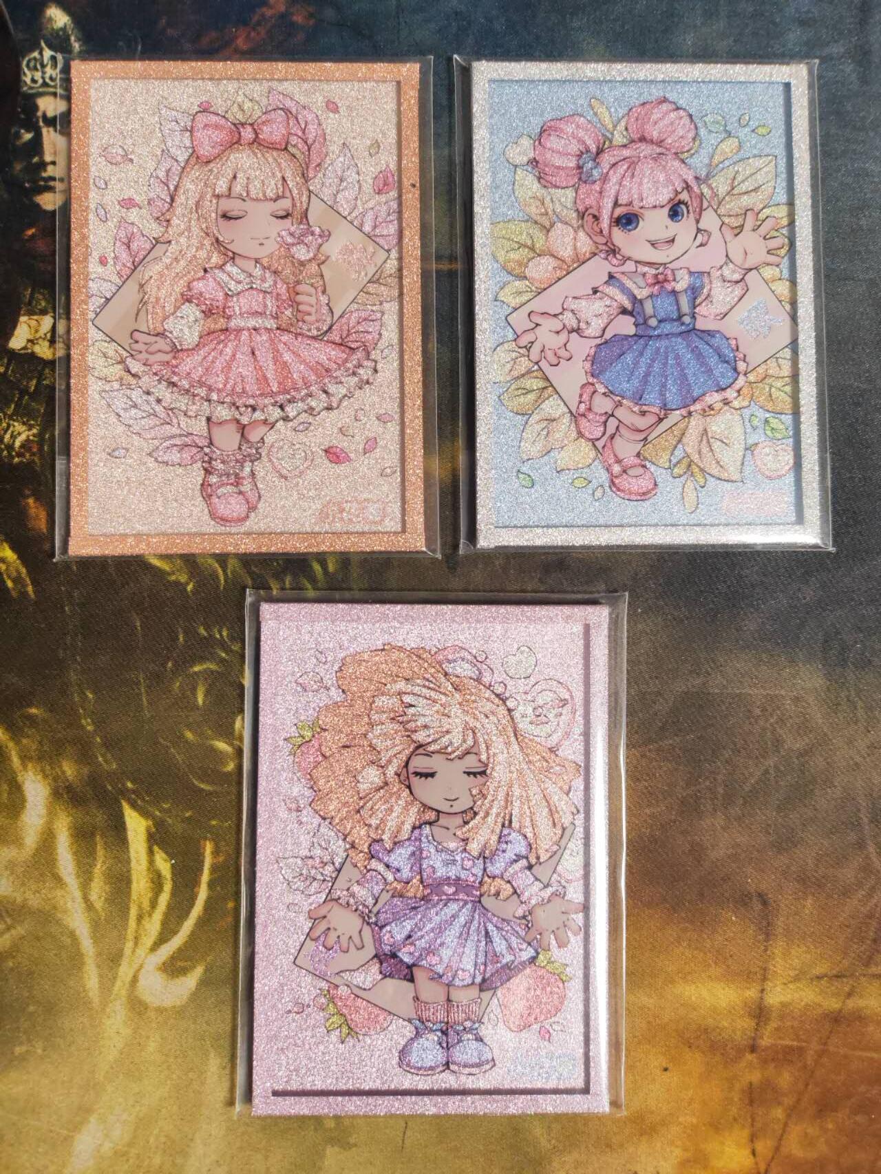 周四第100期阳大大卡牌拍卖第100期（持续收拍品，周六晚上九点截拍，进群福利早知道） 小花瓣艺术文创 色纸3张