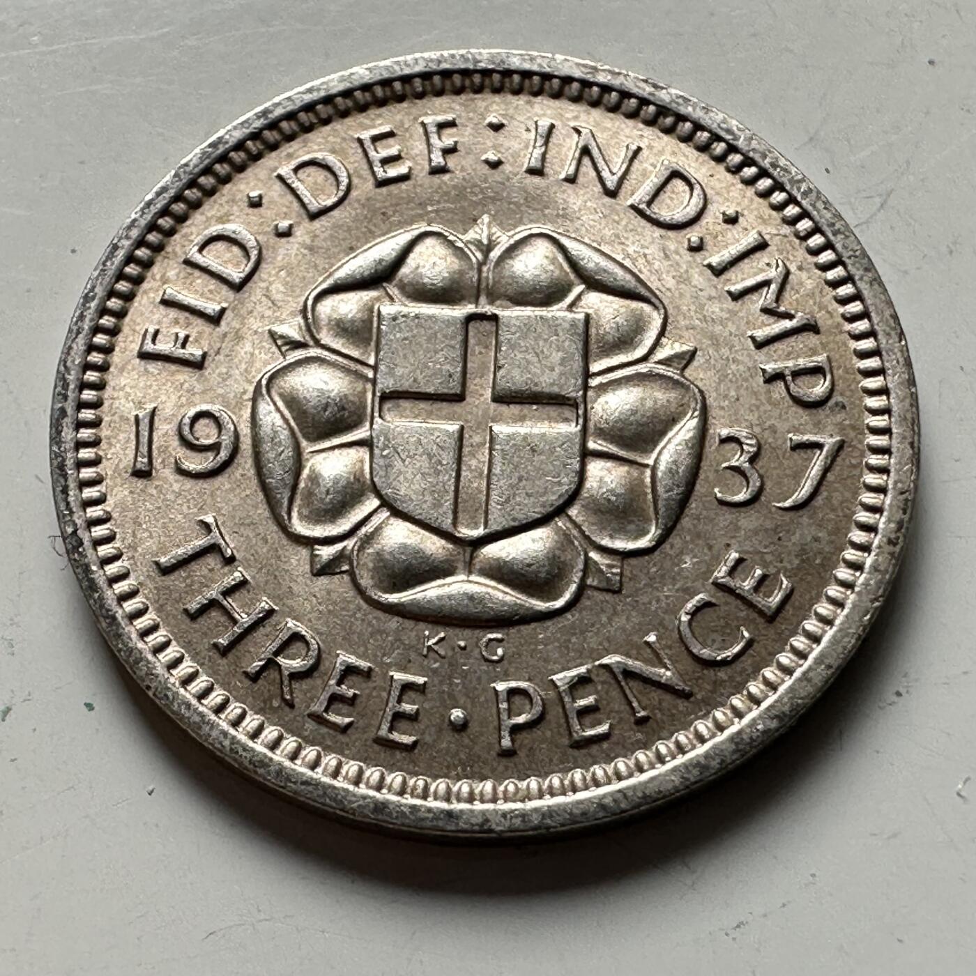 🌹外币初藏🌹🐯2026年第19场 快递已停，正月十五后再发 英国1937年三便士银币 1.41克50%银 