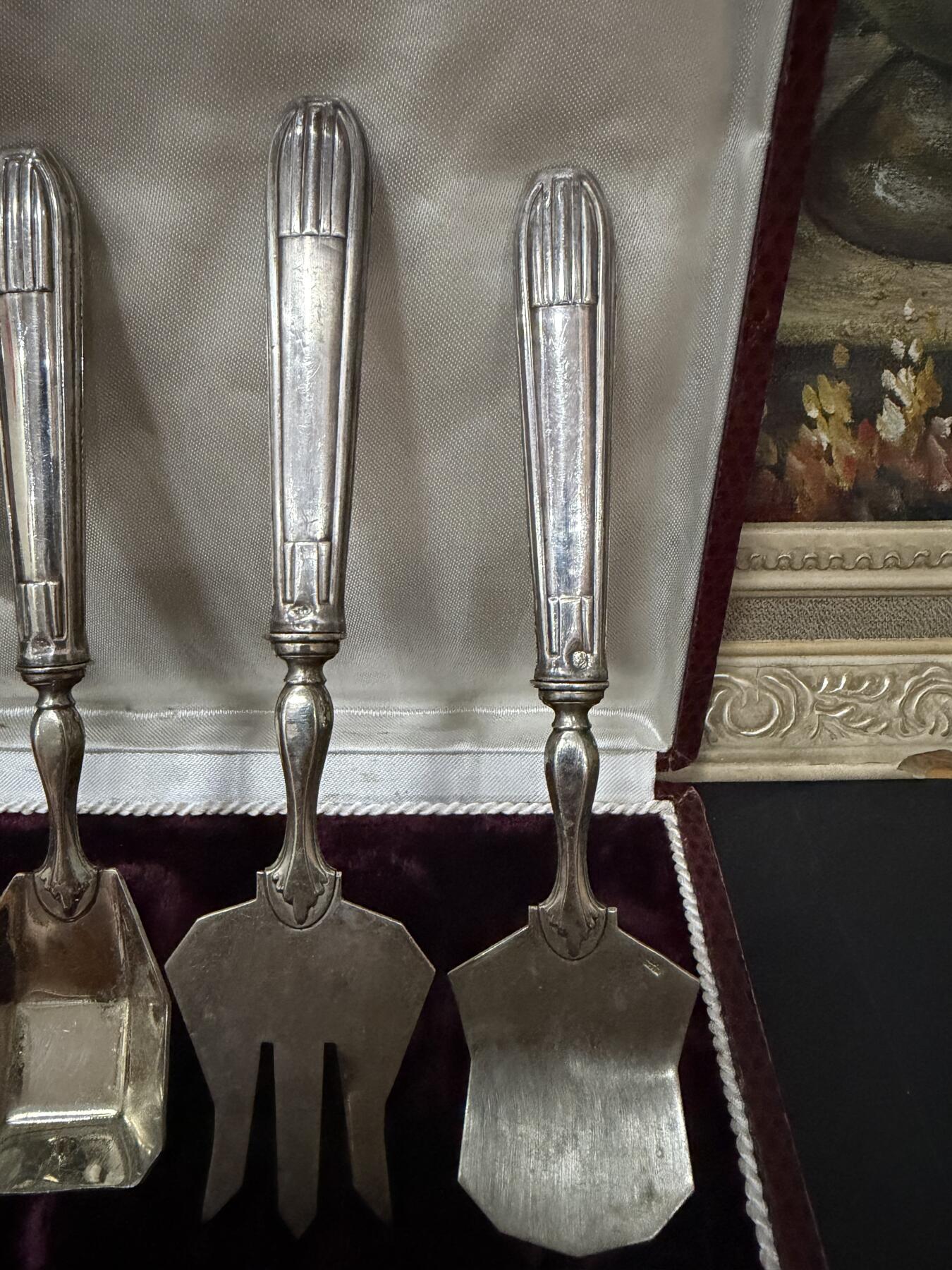 海外回流春节精品专场（一） 法国回流纯银餐具一套（左起尺寸：19.5cm，16.8cm，18cm，17.2cm，重：178.1g，有银标）