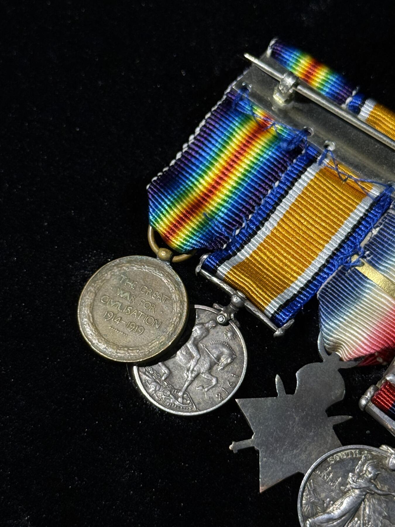 欢庆春节！戎马世界章牌大赏第111期春节大拍 英国战功十字mini联排