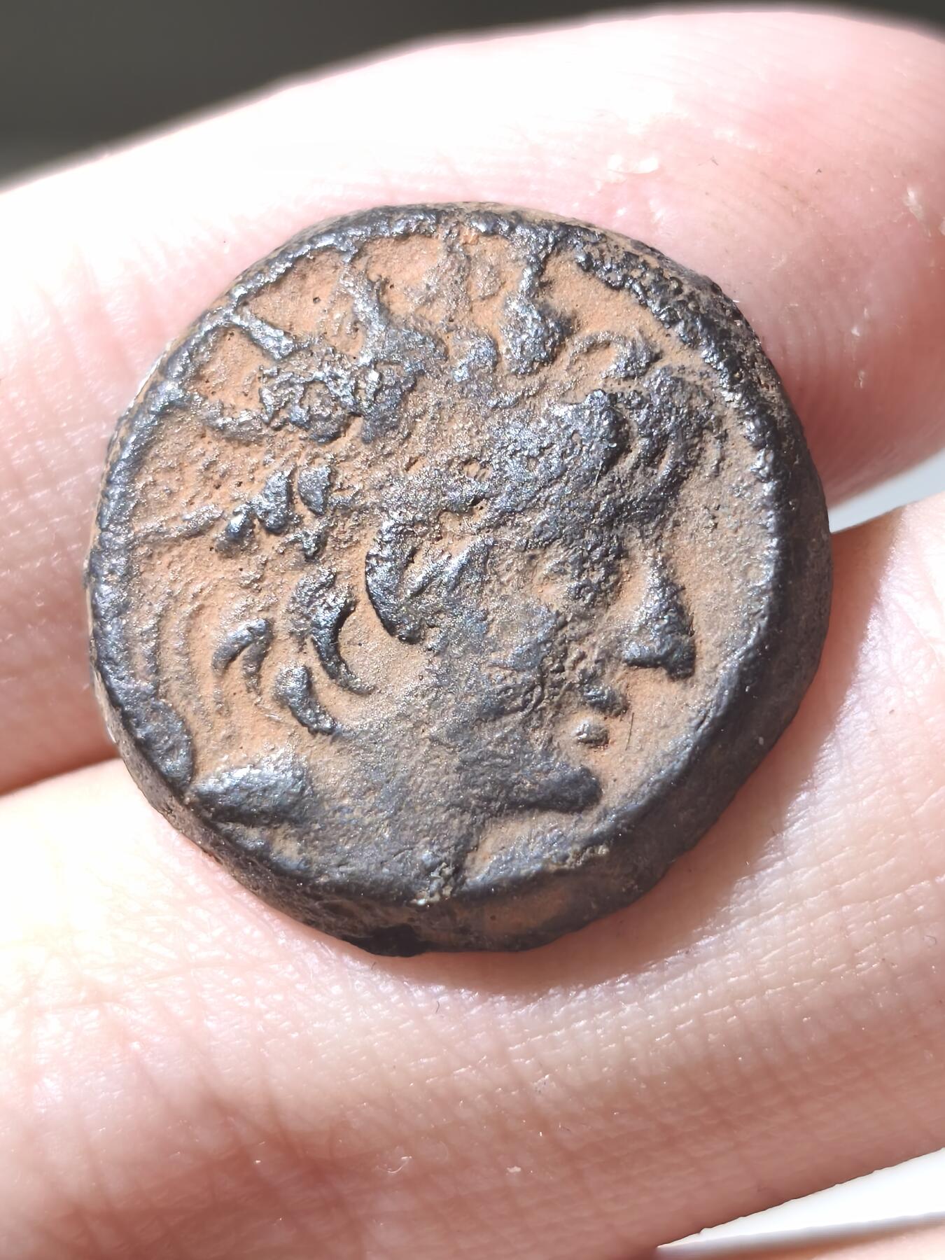 星盘世界钱币二月二十一日初五 世界古典币春节精品大拍 祝各位藏友马年大吉-新年新气象！ 希腊化塞琉古 叙利亚- 太阳芒冠亚历山大二世铜币 公元前128-122年 背面交叉的双丰饶角 塞琉古帝国希腊化叙利亚铜币系列