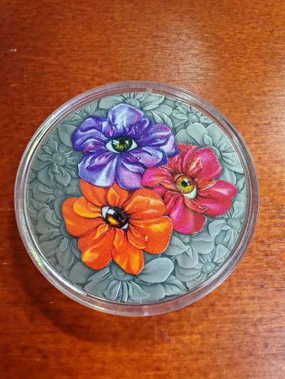 长老汇蛇年精选第一百场拍卖 - 2021纽埃眼睛贴1元仿古彩色银币，1盎司999银，1000枚，立陶宛造币厂，旋彩桶盒