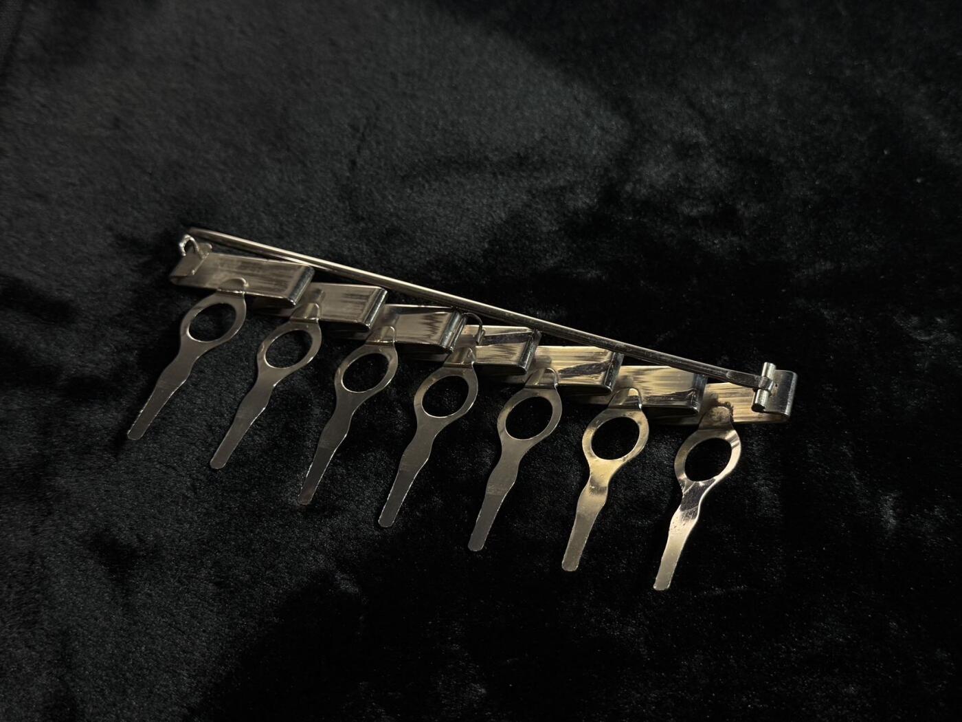 欢庆春节！戎马世界章牌大赏第111期春节大拍 日本勋章七联挂架