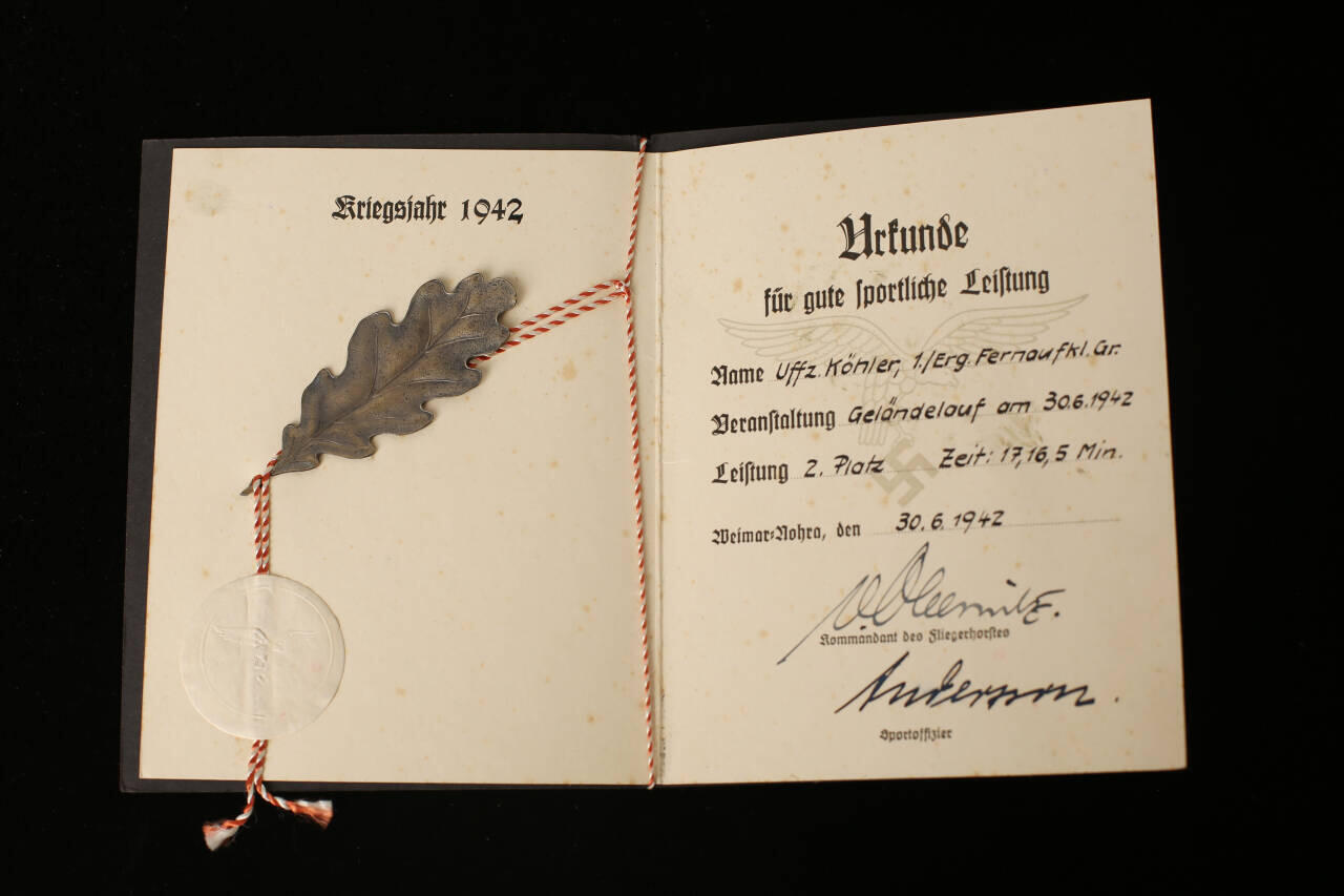 欢庆春节！戎马世界章牌大赏第112期春节大拍  德专场 空军航炮手 赫伯特·克勒 空军越野比赛第二名体育证书——1942年6月6日
