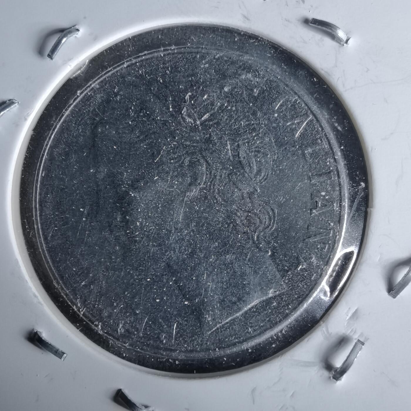 沼泽如烟--第991场 意大利1977年100里拉