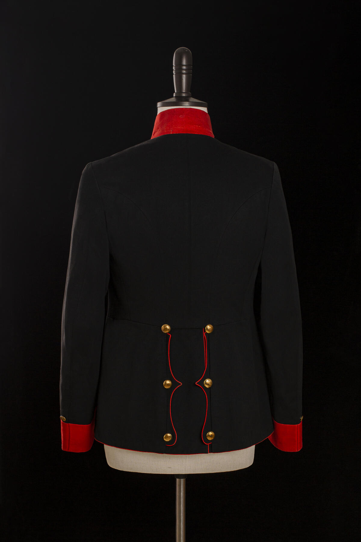 欢庆春节！戎马世界章牌大赏第112期春节大拍  德专场 奥匈帝国（k.u.k.）审计官中尉军服