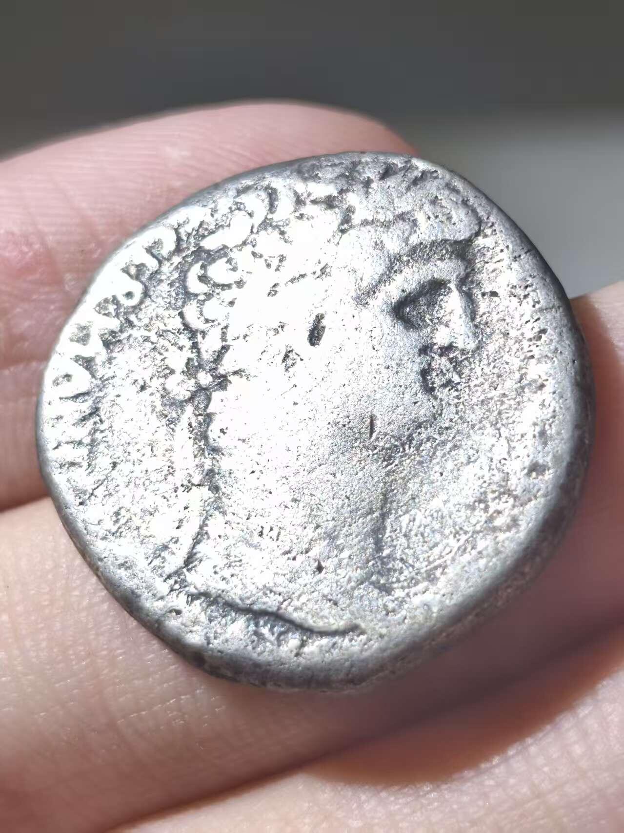 星盘世界钱币二月二十一日初五 世界古典币春节精品大拍 祝各位藏友马年大吉-新年新气象！ 小名誉！古罗马帝国- 尼禄4德拉克马大银币 高纯度 63-68年 特发追思-克劳狄乌斯 八芒星面尼禄头与克劳狄乌斯头像 拉丁铭文： DIVOS CLAVD AVG GERMANIC PATER AVG