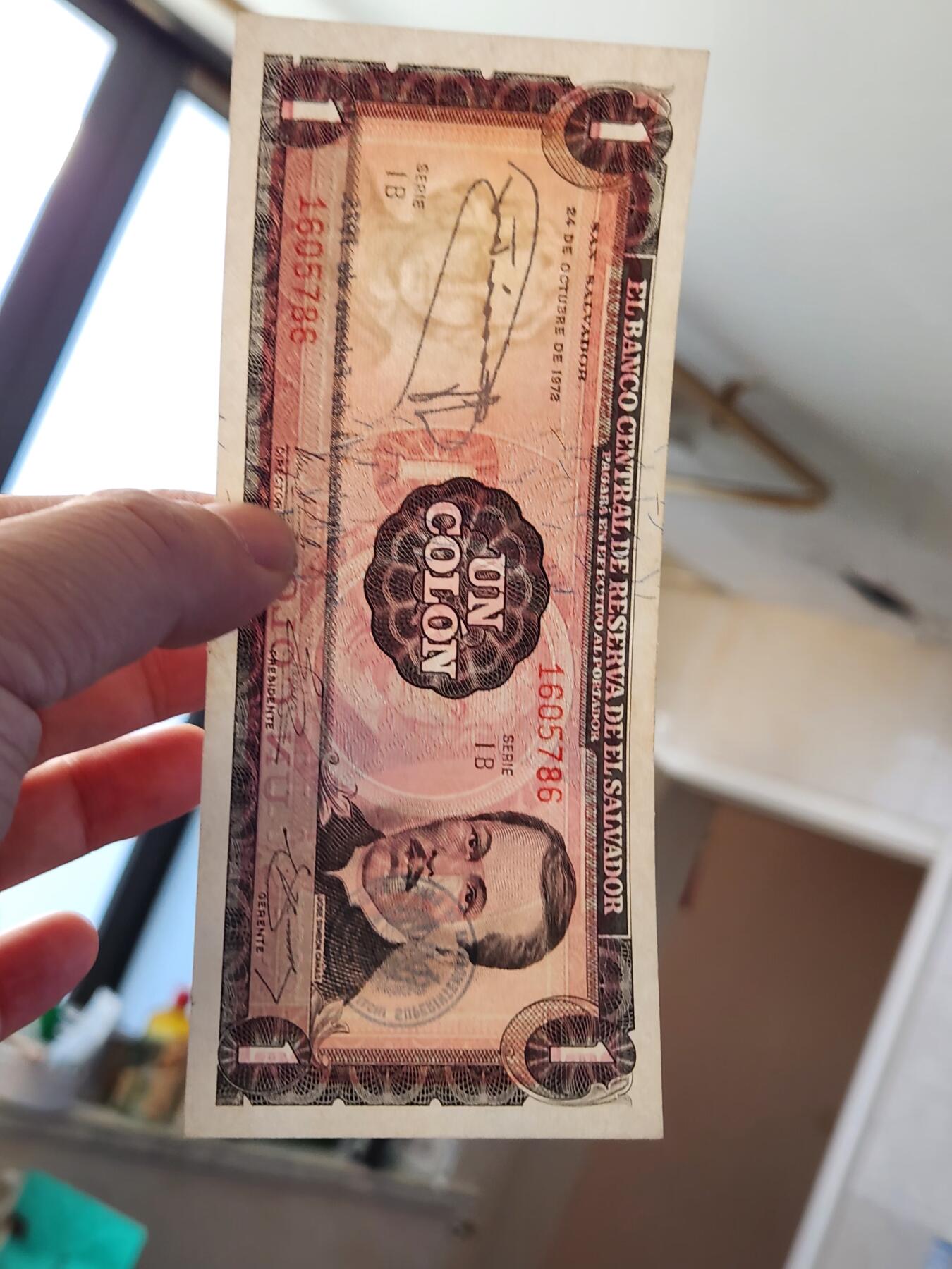 2月11号晚上8点 外国纸币自动截拍第24场 萨尔瓦多1972年1科朗纸币 全新UNC 尾号786