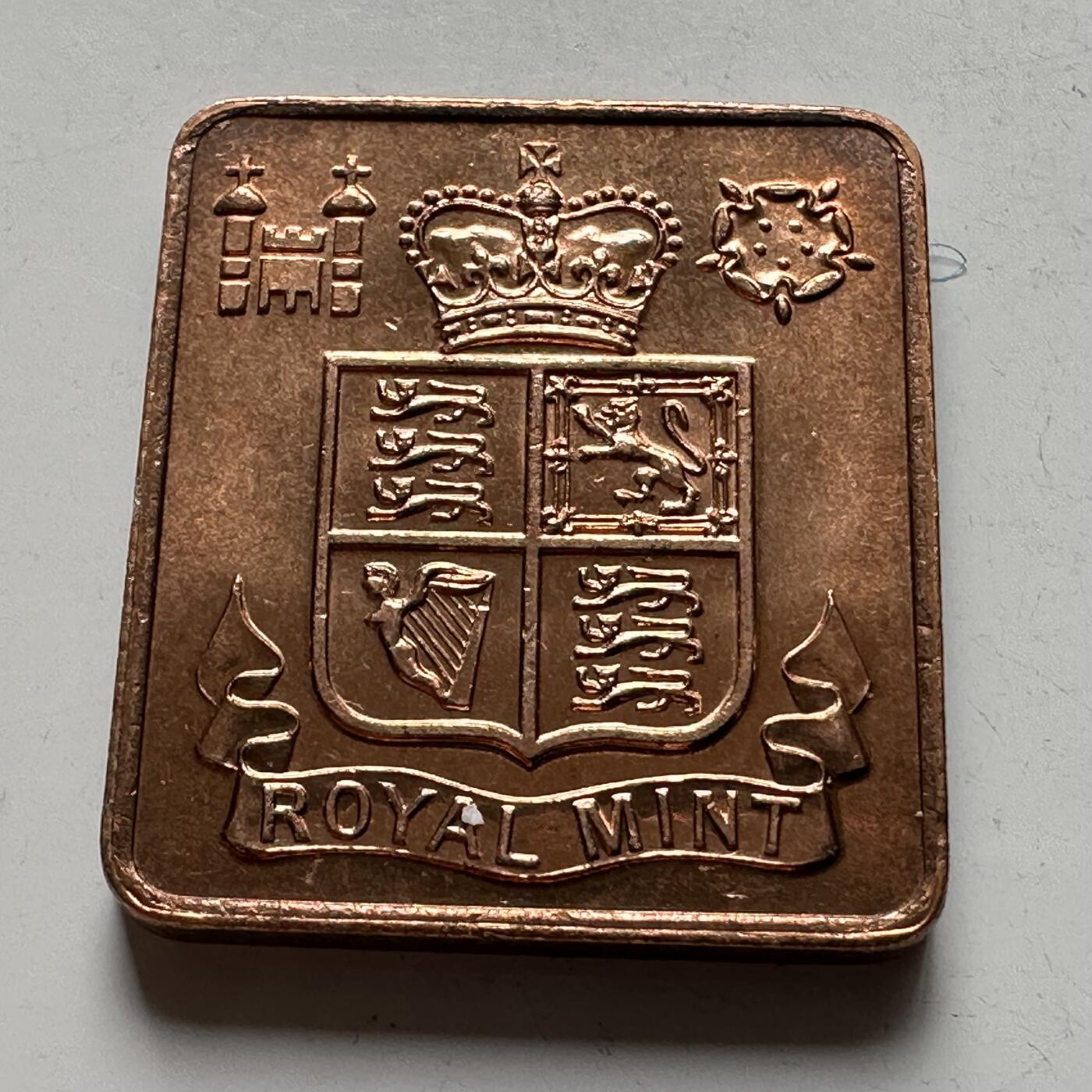 🌹外币初藏🌹🐯2026年第19场 快递已停，正月十五后再发 英国1971年皇家造币厂套币年章