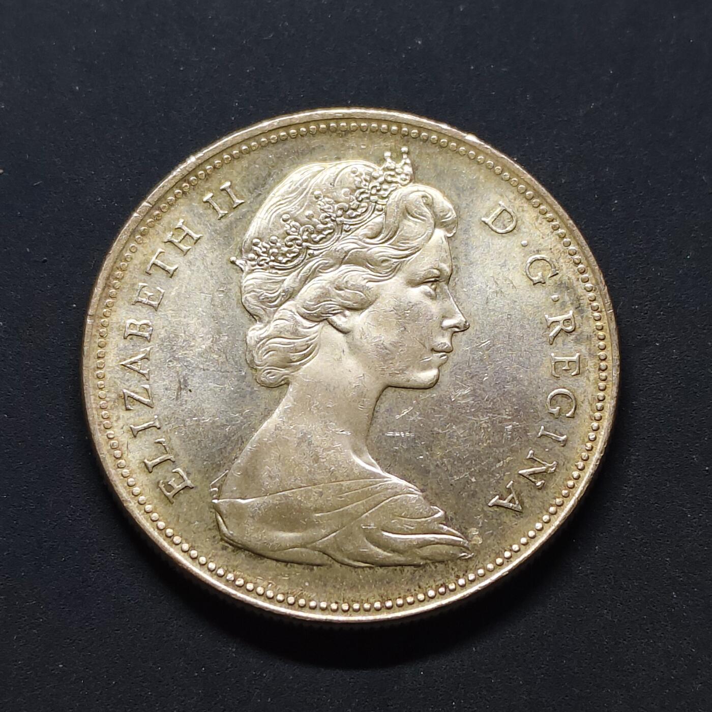 【全场包邮】纯粹捡漏拍503场 加拿大1966年女王1元银币【36毫米23.33克80%】