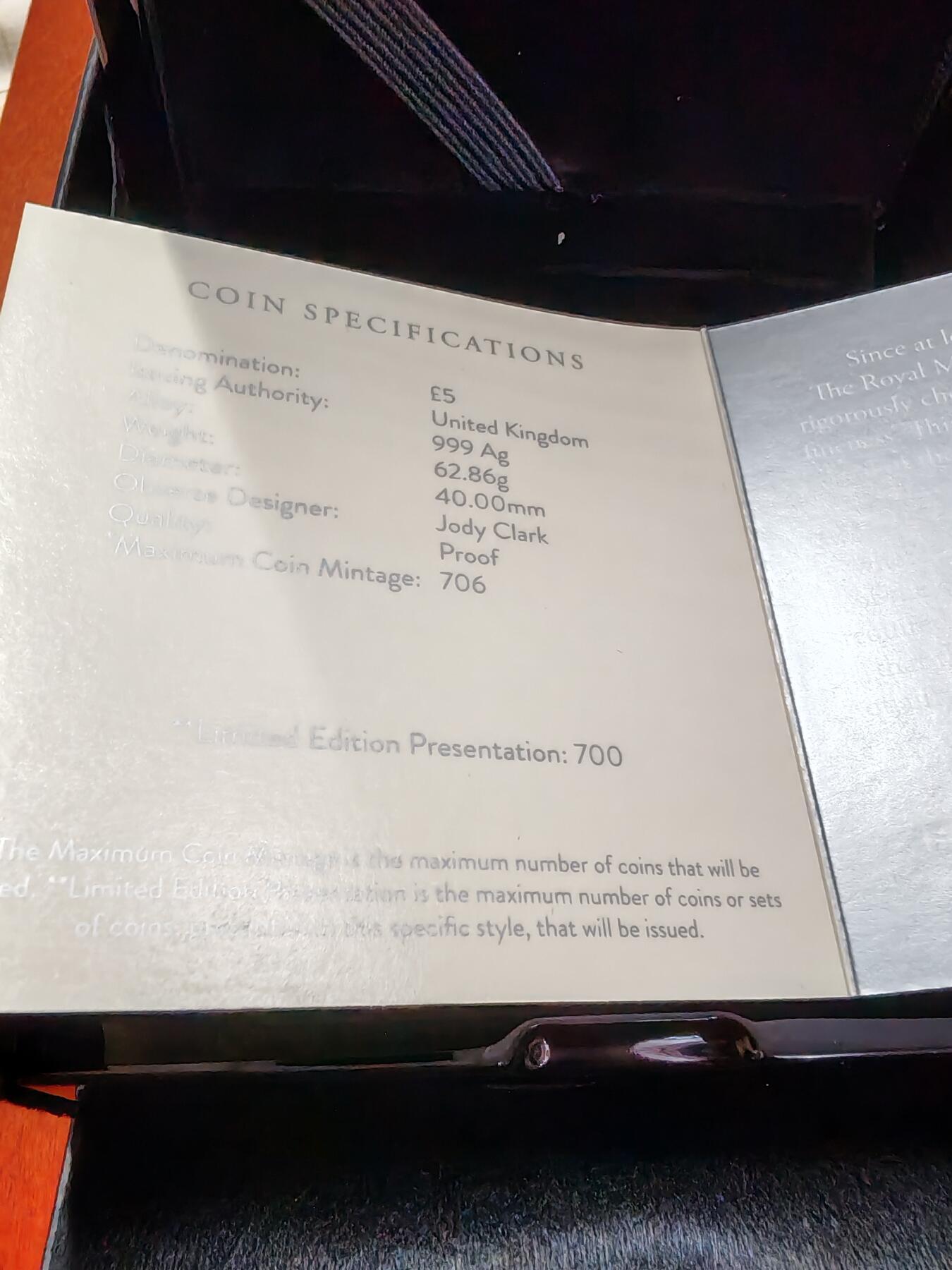 长老汇蛇年精选第一百场拍卖 2022英国历代君主系列詹姆士一世5英镑精制银币，2盎司999银，700枚，盒证全，钢琴烤漆木盒