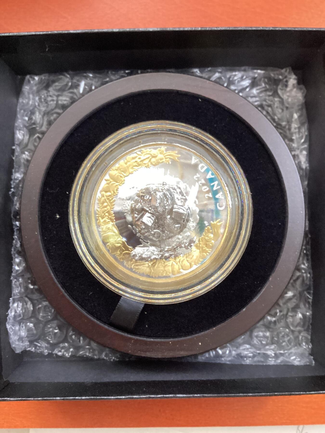 长老汇蛇年精选第一百场拍卖 2022加拿大圣诞马车可旋转5盎司镀金精制银币，157.6克，9999银，3D打印技术，1000枚