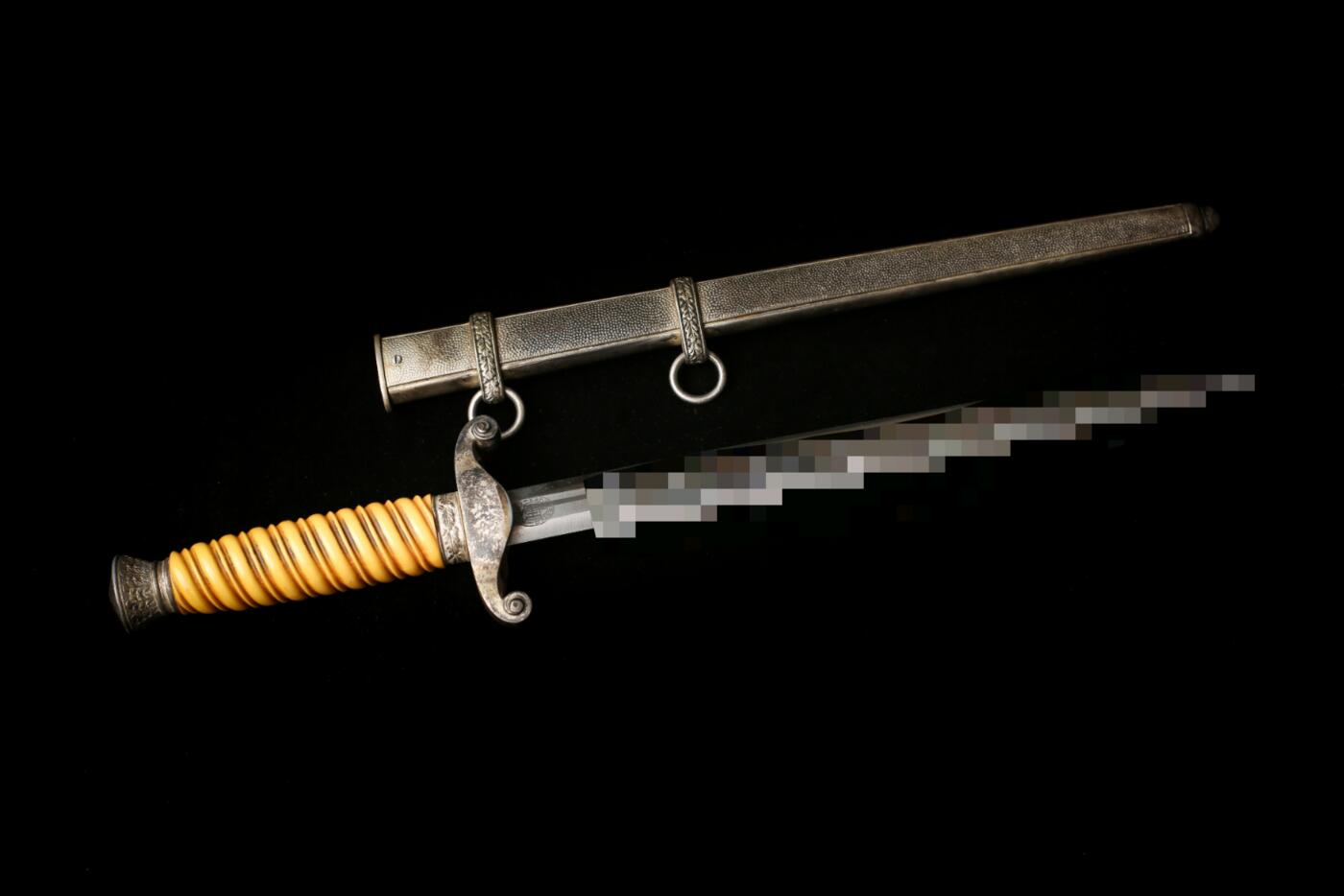 欢庆春节！戎马世界章牌大赏第112期春节大拍  德专场 德国陆军军官匕首，配吊挂带与军官剑穗——霍斯特（Hörster）制造 品相极好