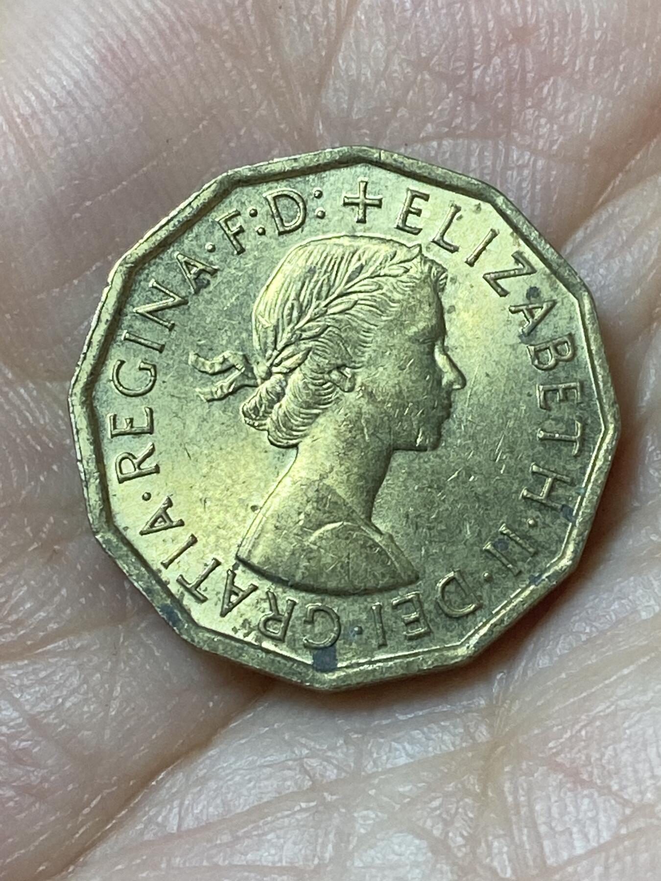 2026年第二十三场(总第一百九十二场）外国好品散币场(年后发货) 英国🇬🇧1967年3便士(伊丽莎白二世青年桂冠第二版，普制币关门年)