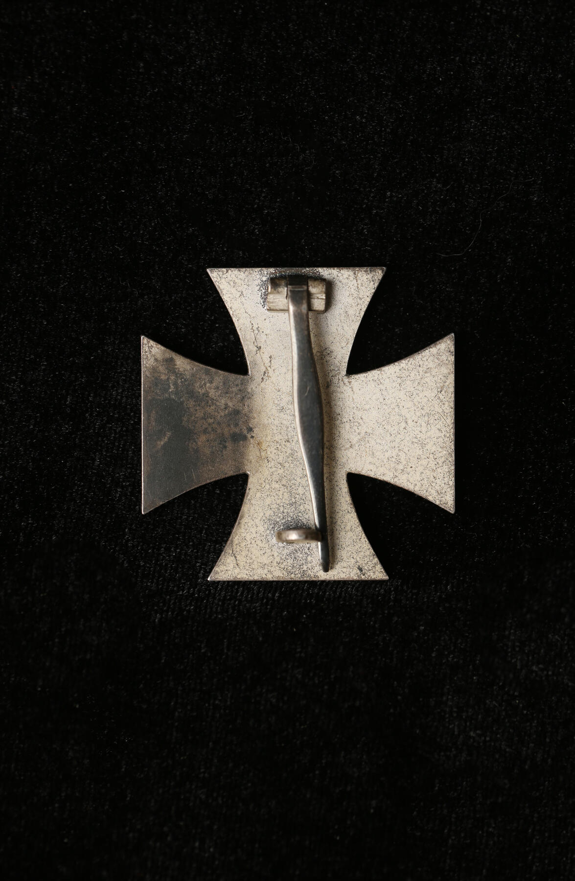 欢庆春节！戎马世界章牌大赏第112期春节大拍  德专场 德三一级铁十字勋章 万和1939的漆有些受潮了 推荐要原图